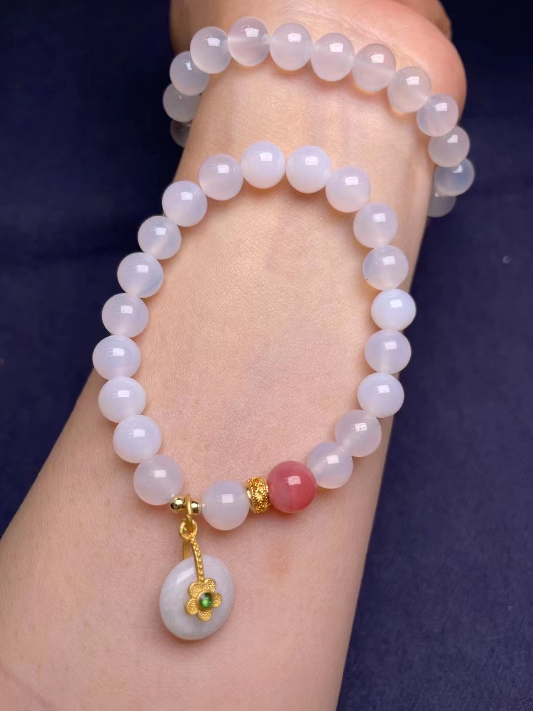Lychee frozen white agate hand beads come in a variety of styles, are popular bestsellers and summer new products Specification image