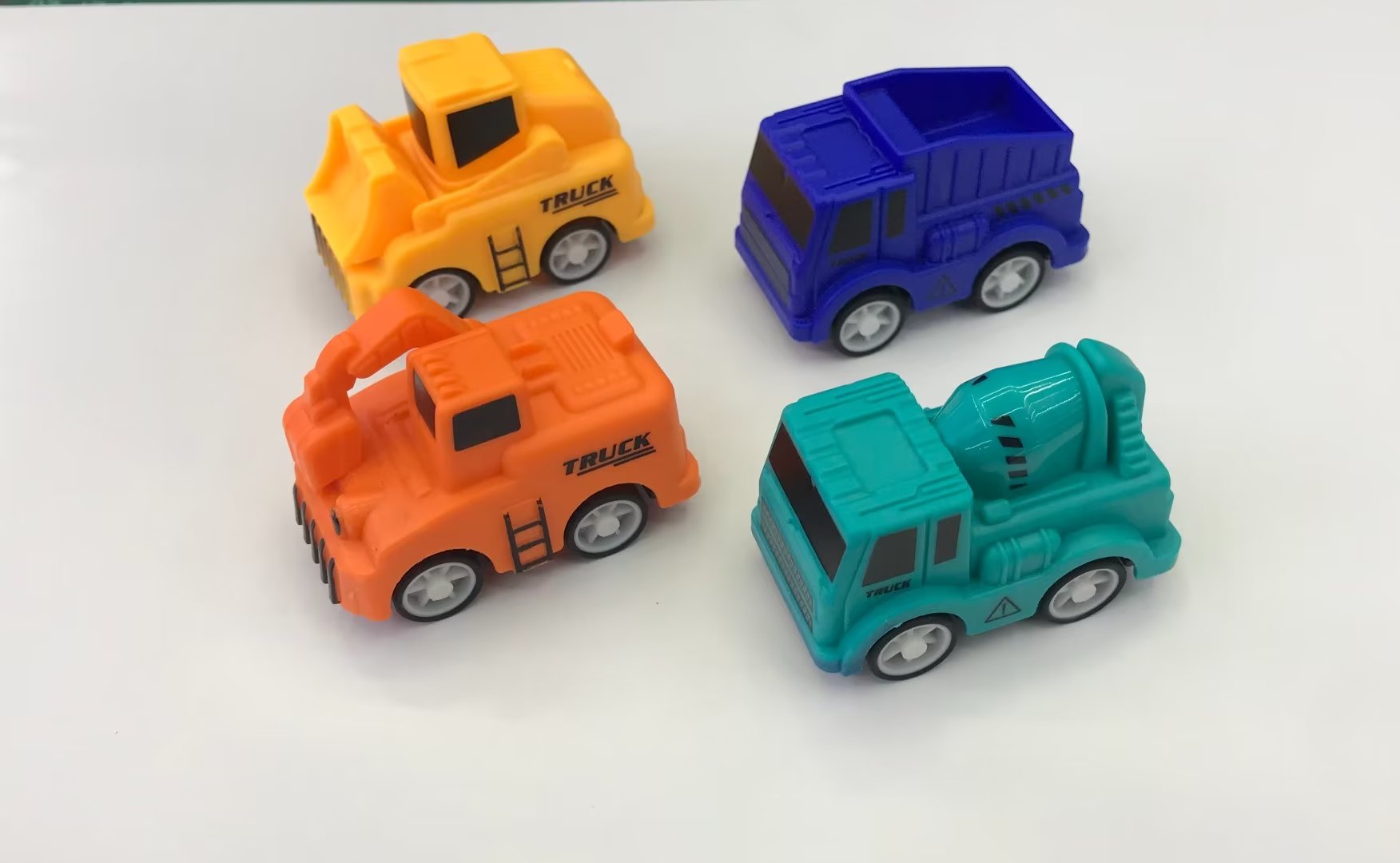 Children's toys, cartoon engineering, rebound car toys, kindergarten activity gifts, fun gashapon giveaways, mini small toys, eggshell toys