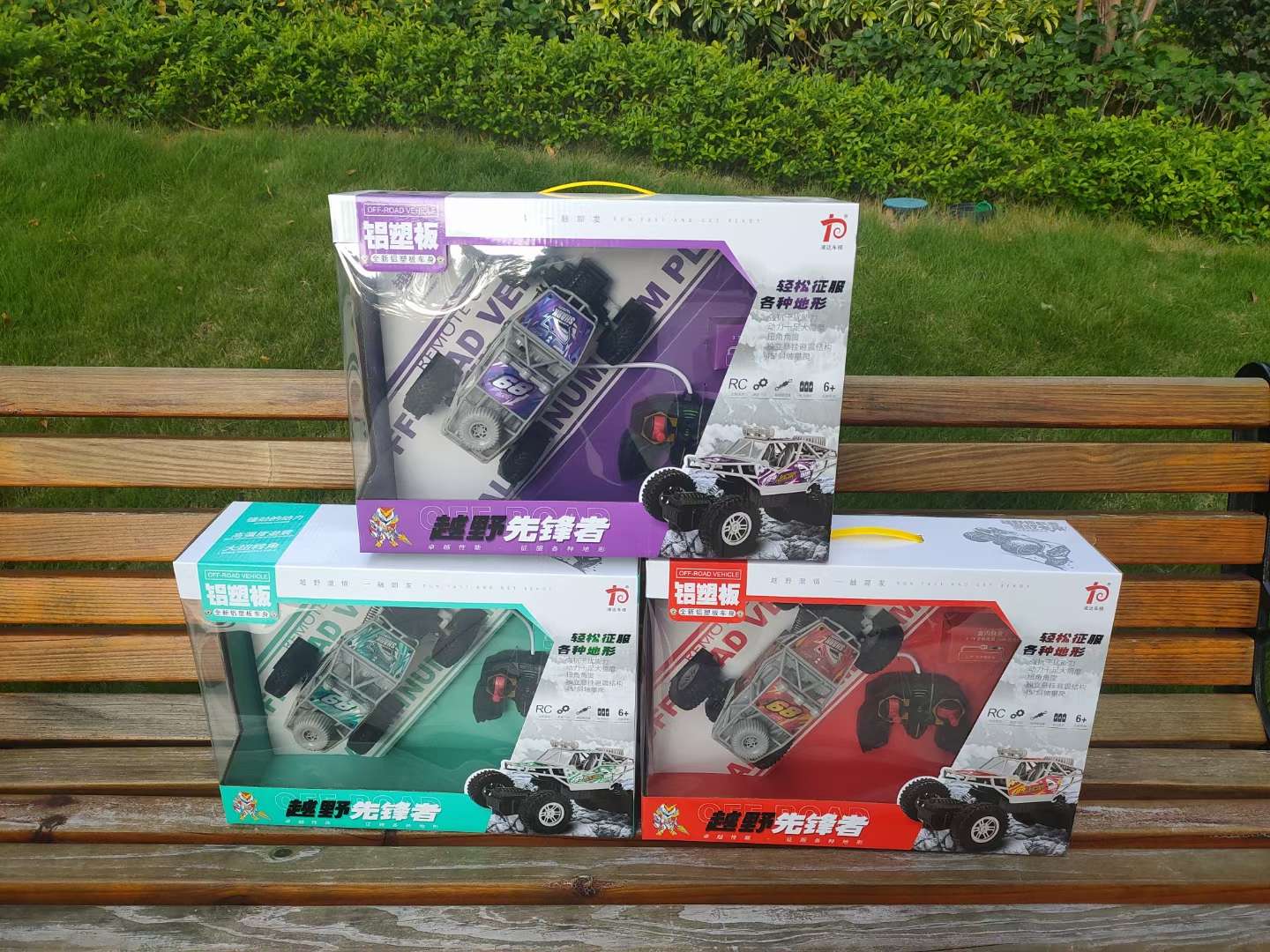 Remote control off-road vehicle, climbing vehicle, remote control toy, children's car model details Picture