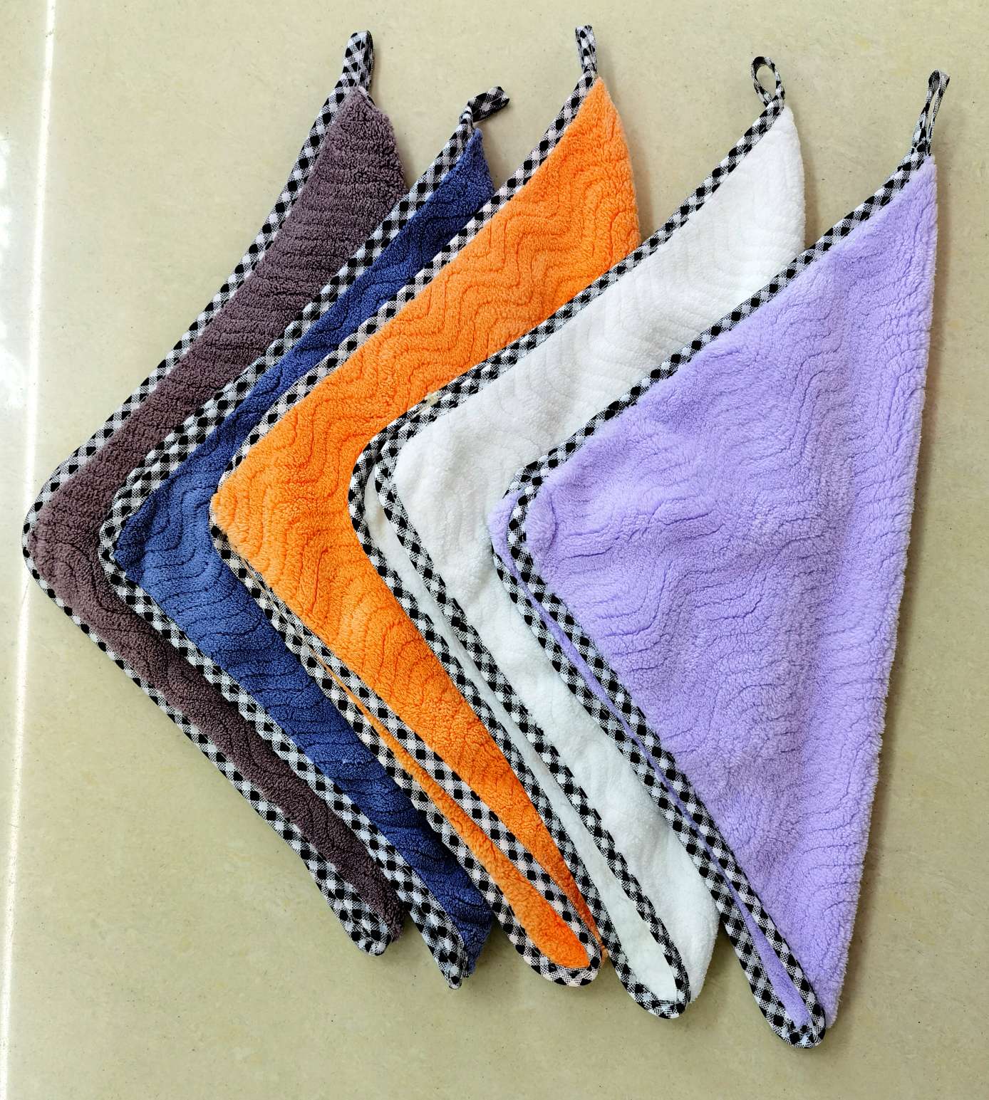 超柔珊瑚绒包边波浪纹30*30cm擦手巾