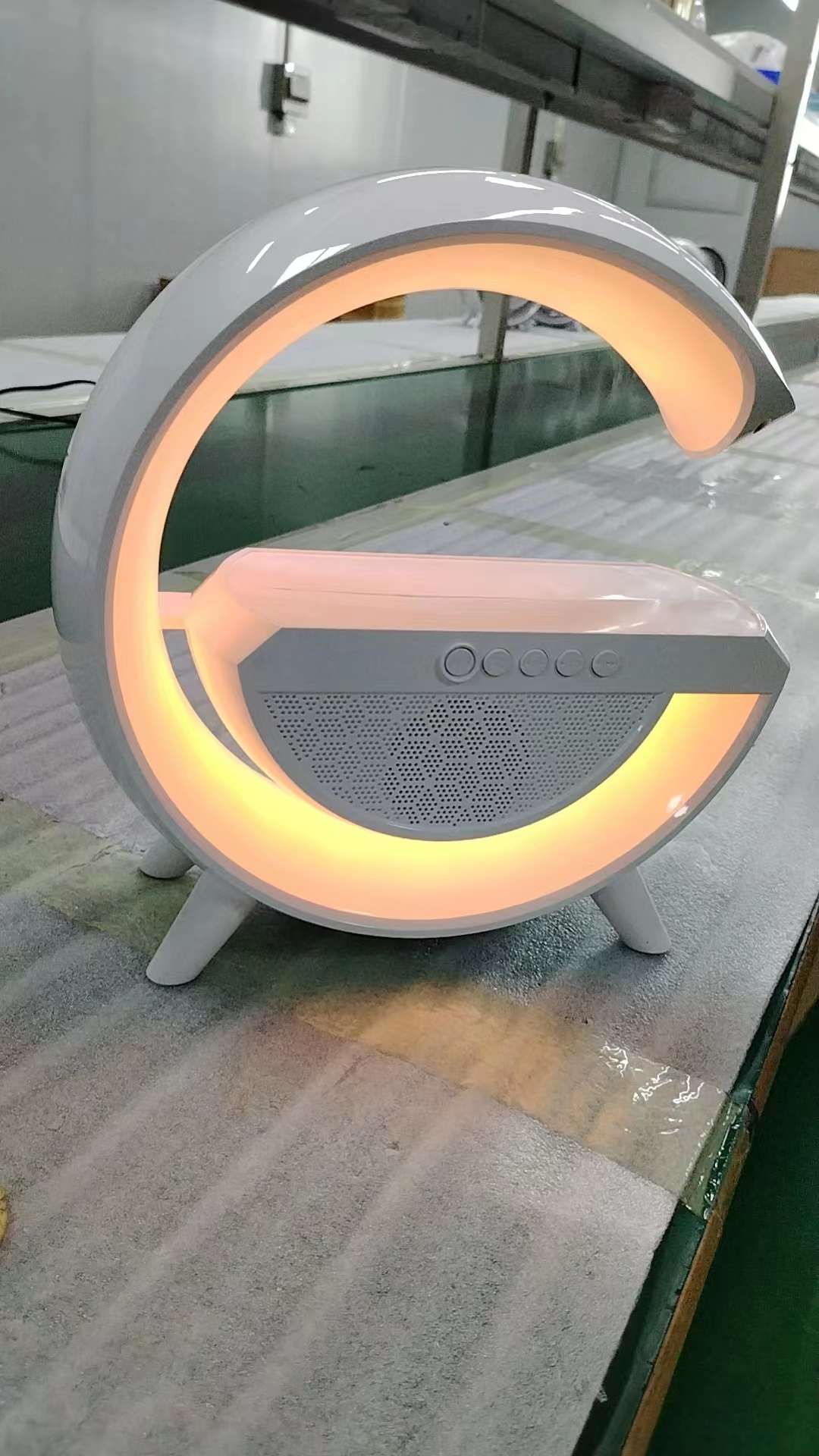 New wireless charging Bluetooth speaker, wireless Bluetooth audio system, three-in-one multi-functional wireless Bluetooth speaker, smart Bluetooth audio system, large G speaker, music light speaker pic 10