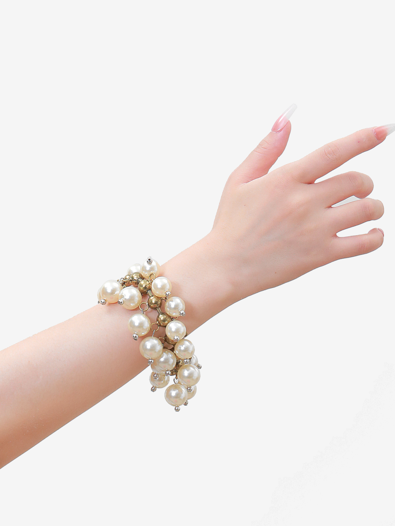 The new alloy bracelet is a stylish street style in Europe and America, with a metallic texture that is elegant, exquisite and versatile for women Application Scenario