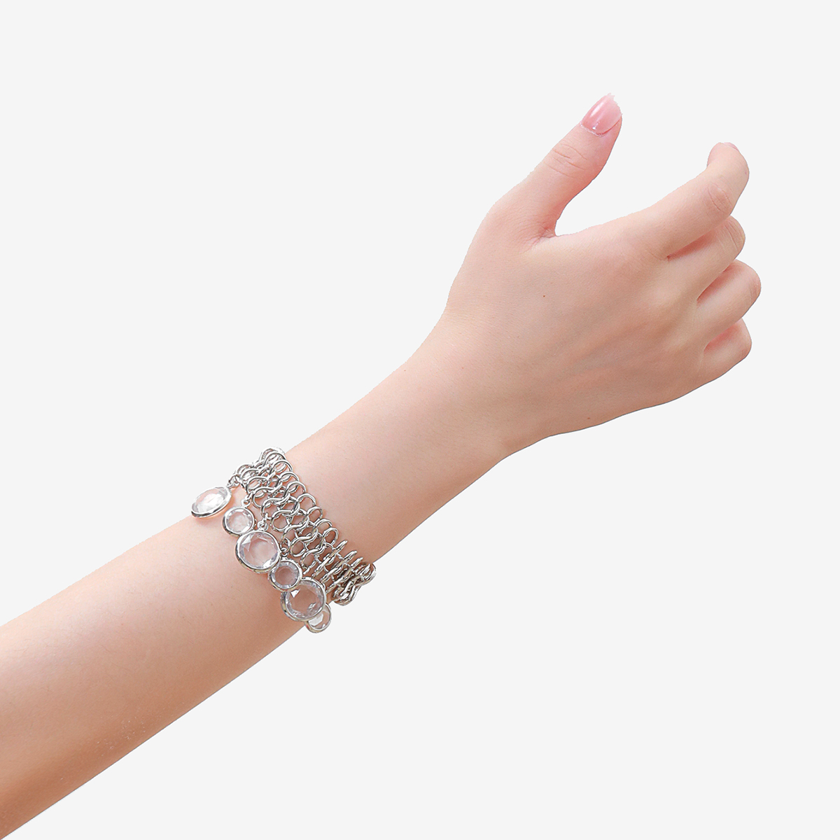 New alloy bracelet, European and American fashion street style, metallic texture geometric tassel jewelry Application Scenario