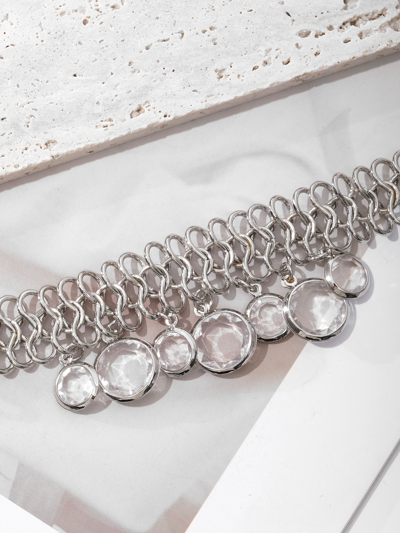 New alloy bracelet, European and American fashion street style, metallic texture geometric tassel jewelry Specification image