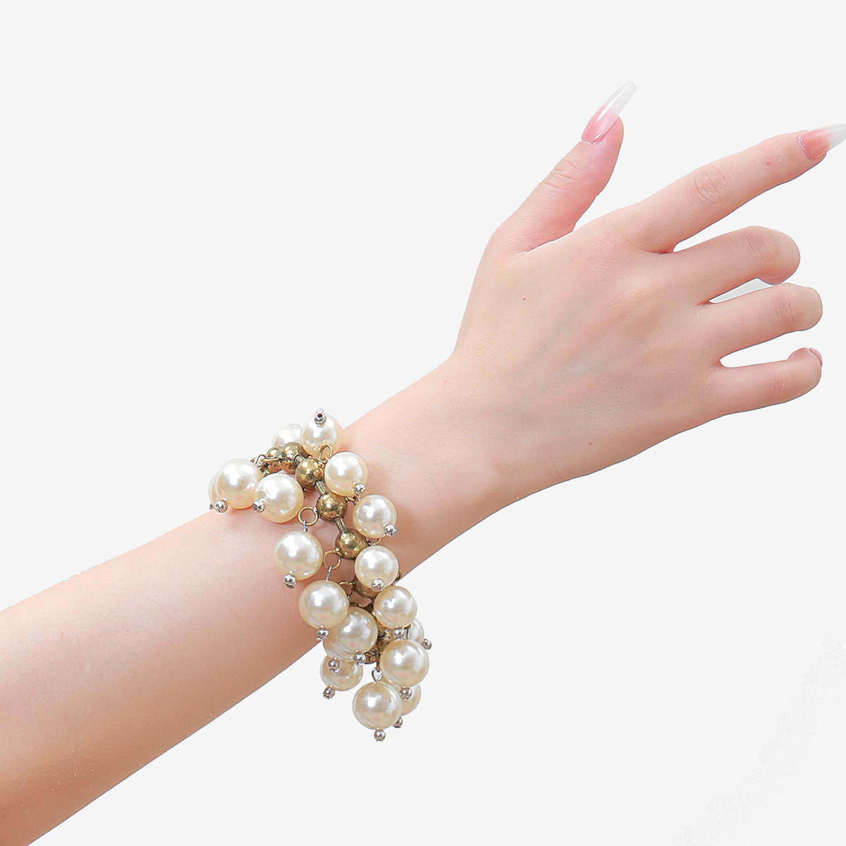 The new alloy bracelet is a stylish street style in Europe and America, with a metallic texture that is elegant, exquisite and versatile for women Item Picture