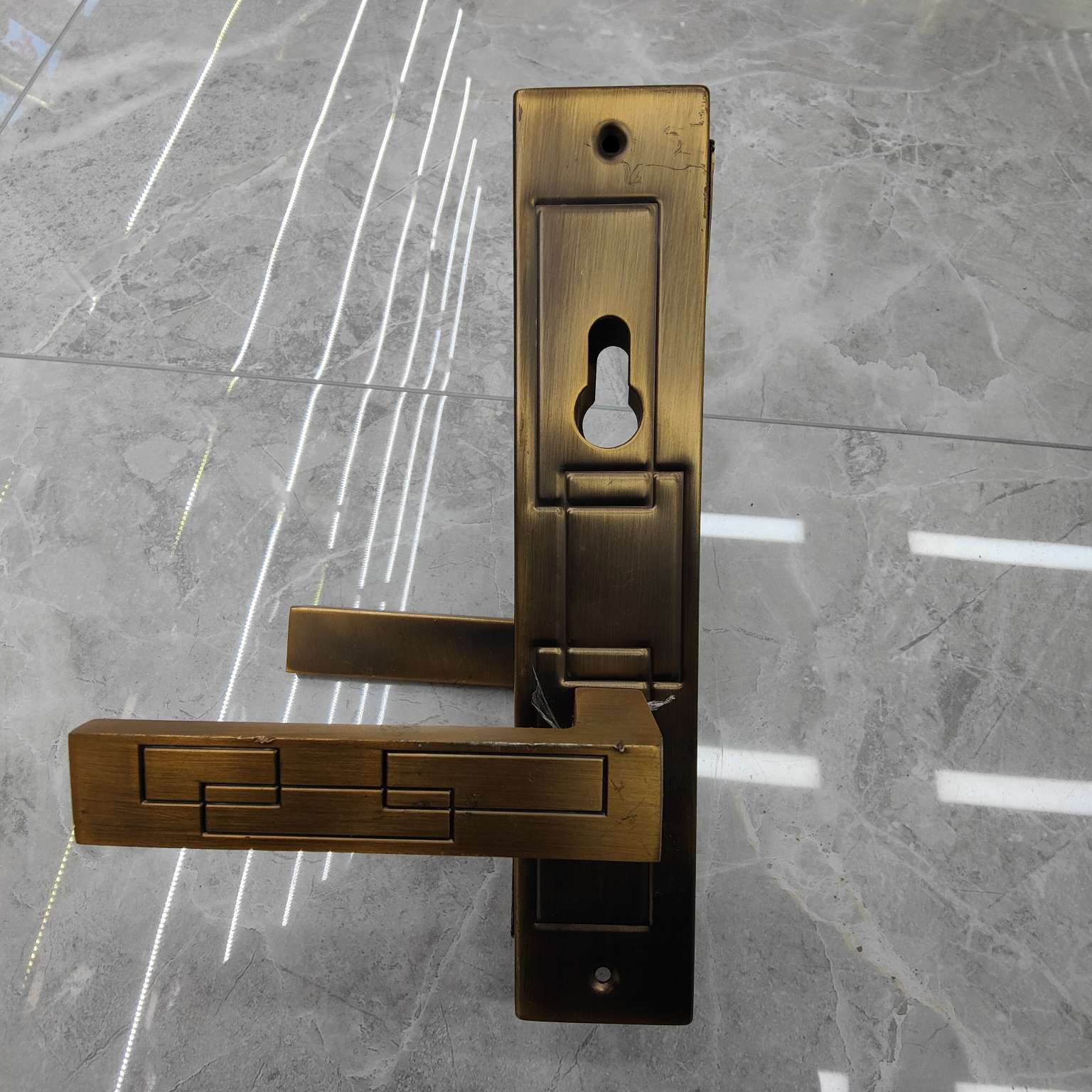 قفل مقفل يدوي بواب من الحديد والألمنيوم 5845 Specification image