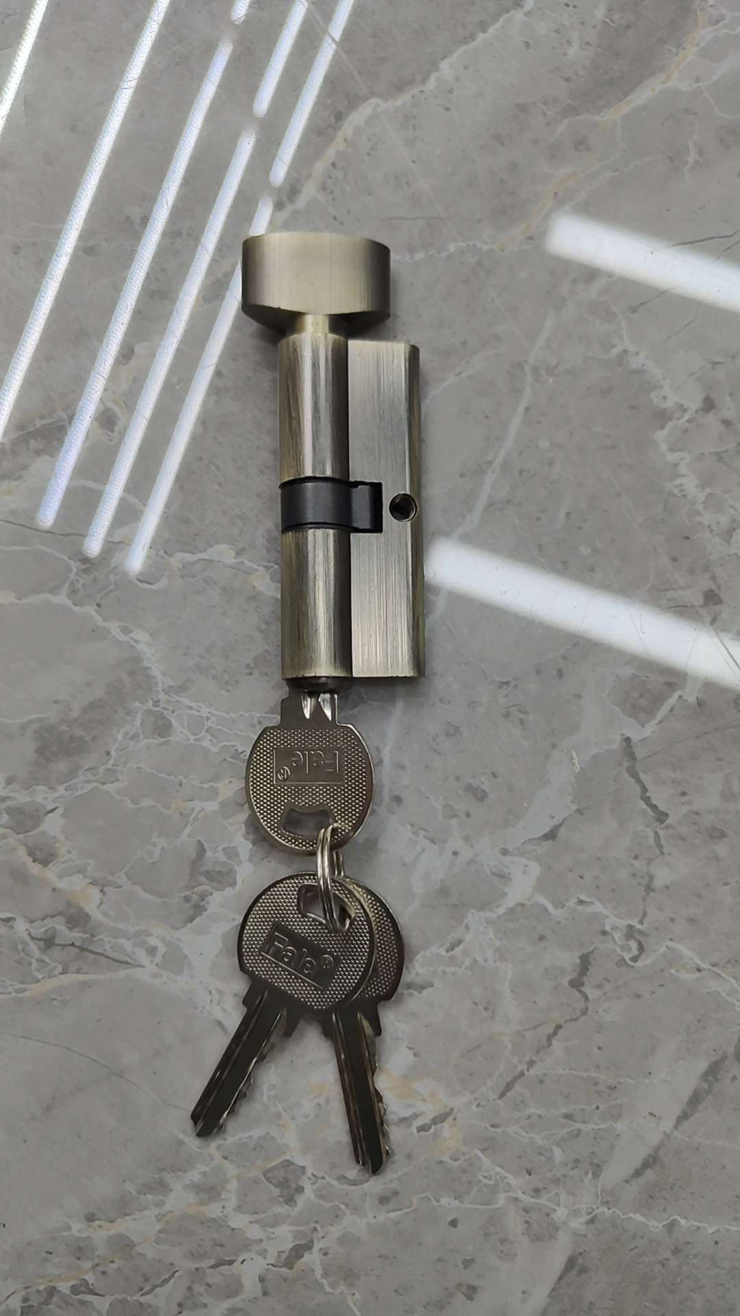 Múltiples especificaciones de exportación de núcleo de bloqueo Specification image