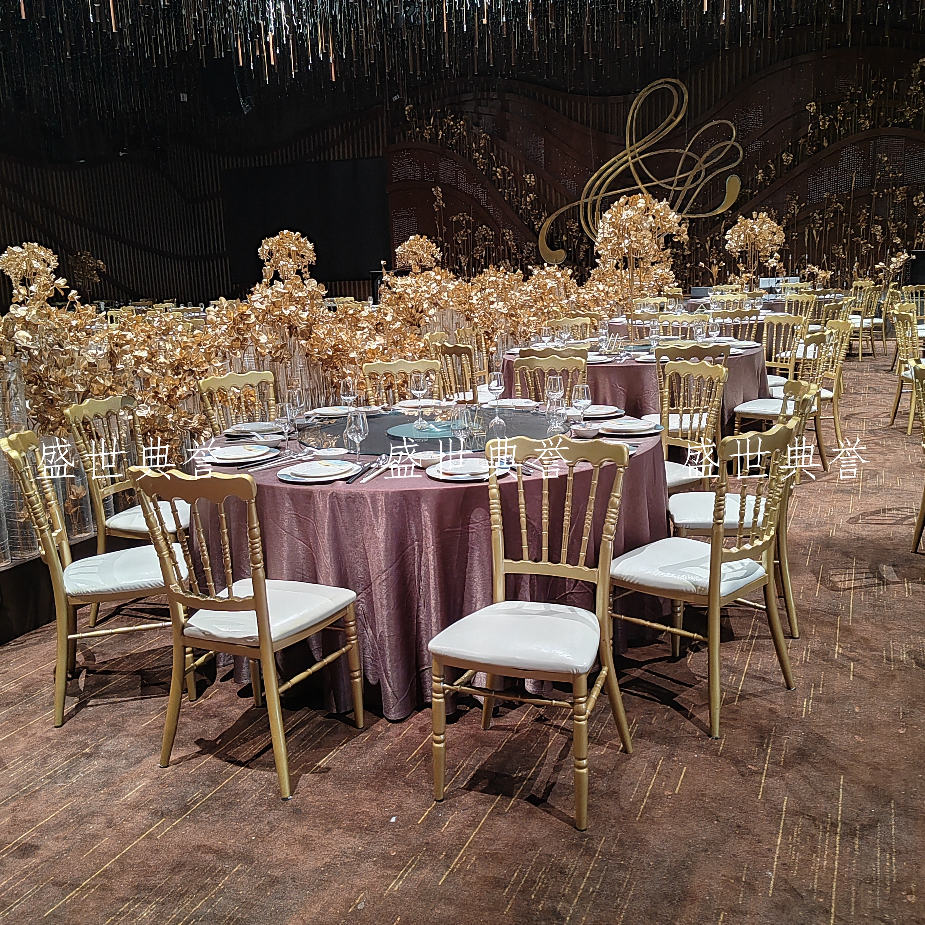 杭州宴会中心餐桌椅酒店主题婚礼竹节椅欧式婚礼古堡椅婚宴折叠椅