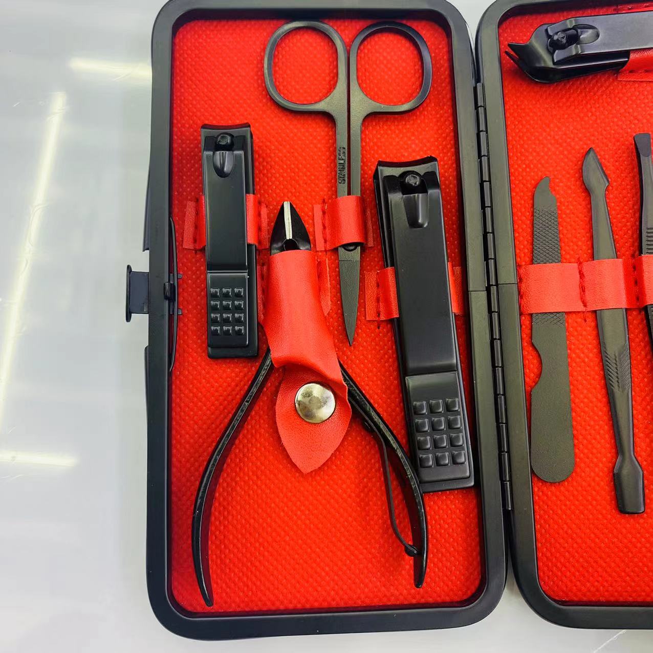 答案：厂家直销/修甲护理/12件套装/指甲钳/指甲刀/指甲剪/美容工具产品图