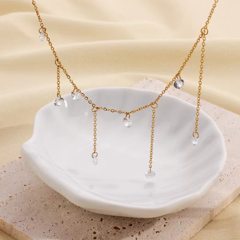 European and American titanium steel, beautiful starlight loose diamond, tassel, zircon, shining summer gold-plated necklace, tassel, sexy collarbone chain for women Item Picture