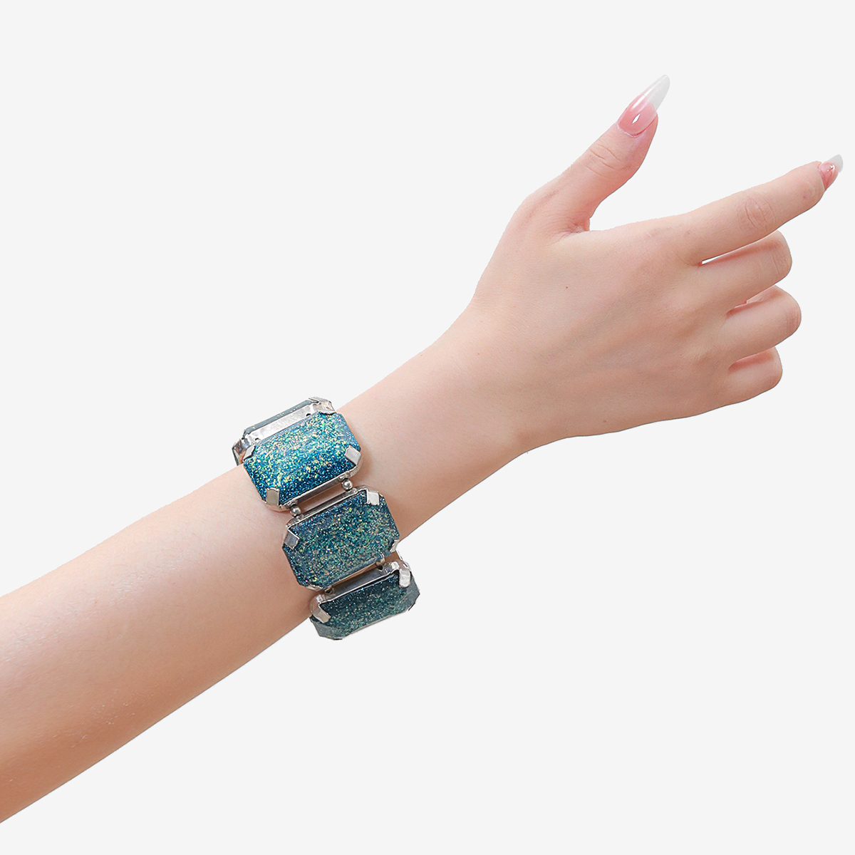 A simple, elegant and versatile blue square bracelet accessory featuring European and American fashion creativity Item Picture