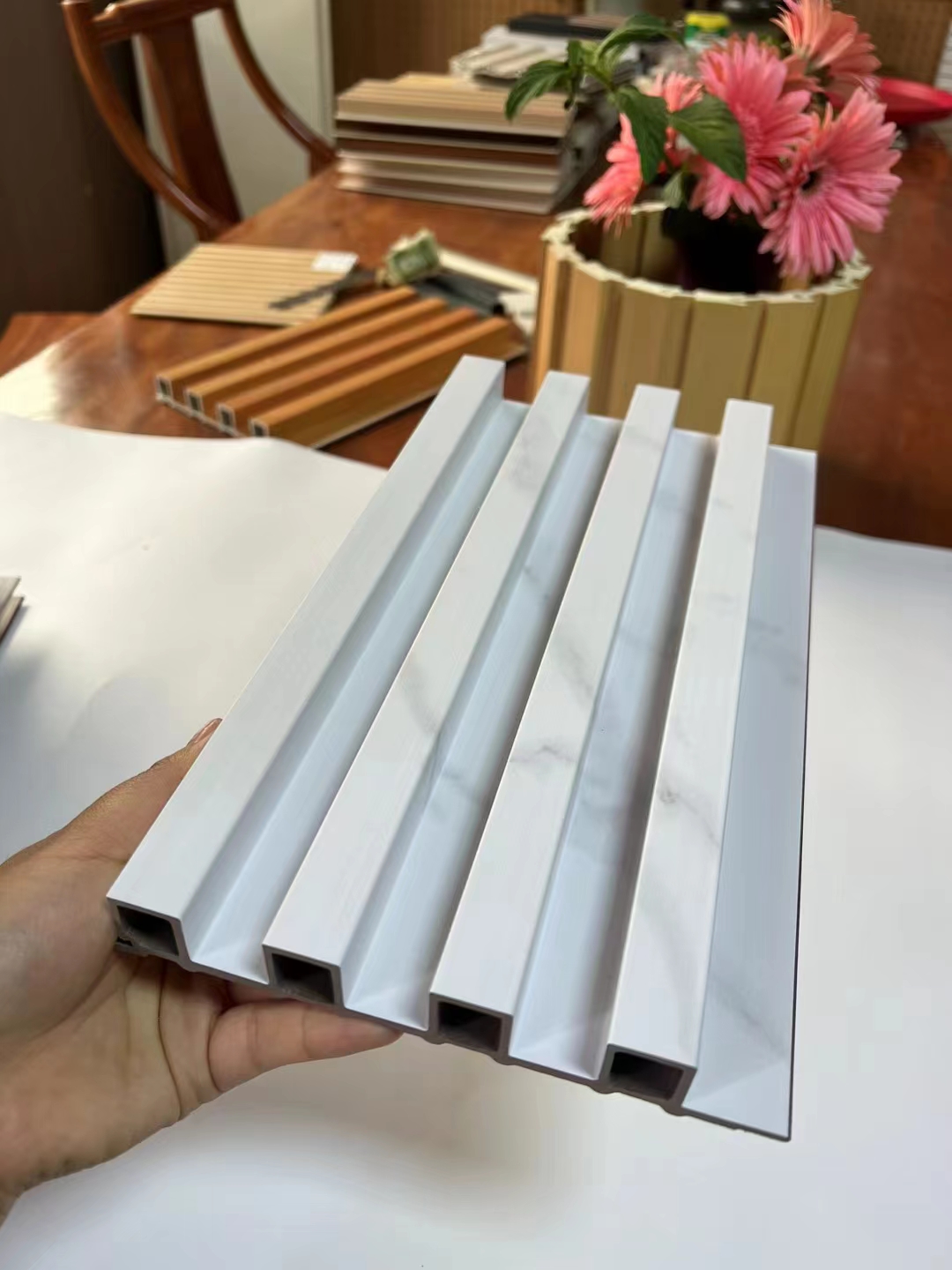 Concave-convex board ceiling, wall skirt, decorative grille, concave-convex decorative board, wall panel, bamboo and wood fiber grille, solid wood grille, hollow grille Application Scenario