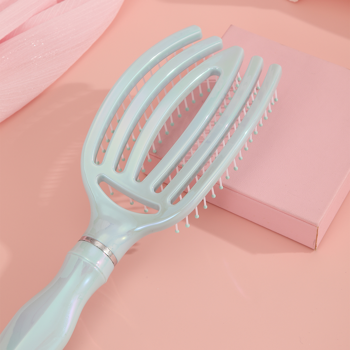 Laser comb with curved back design for hair smoothing, handheld plastic comb for dry and wet use Item Picture