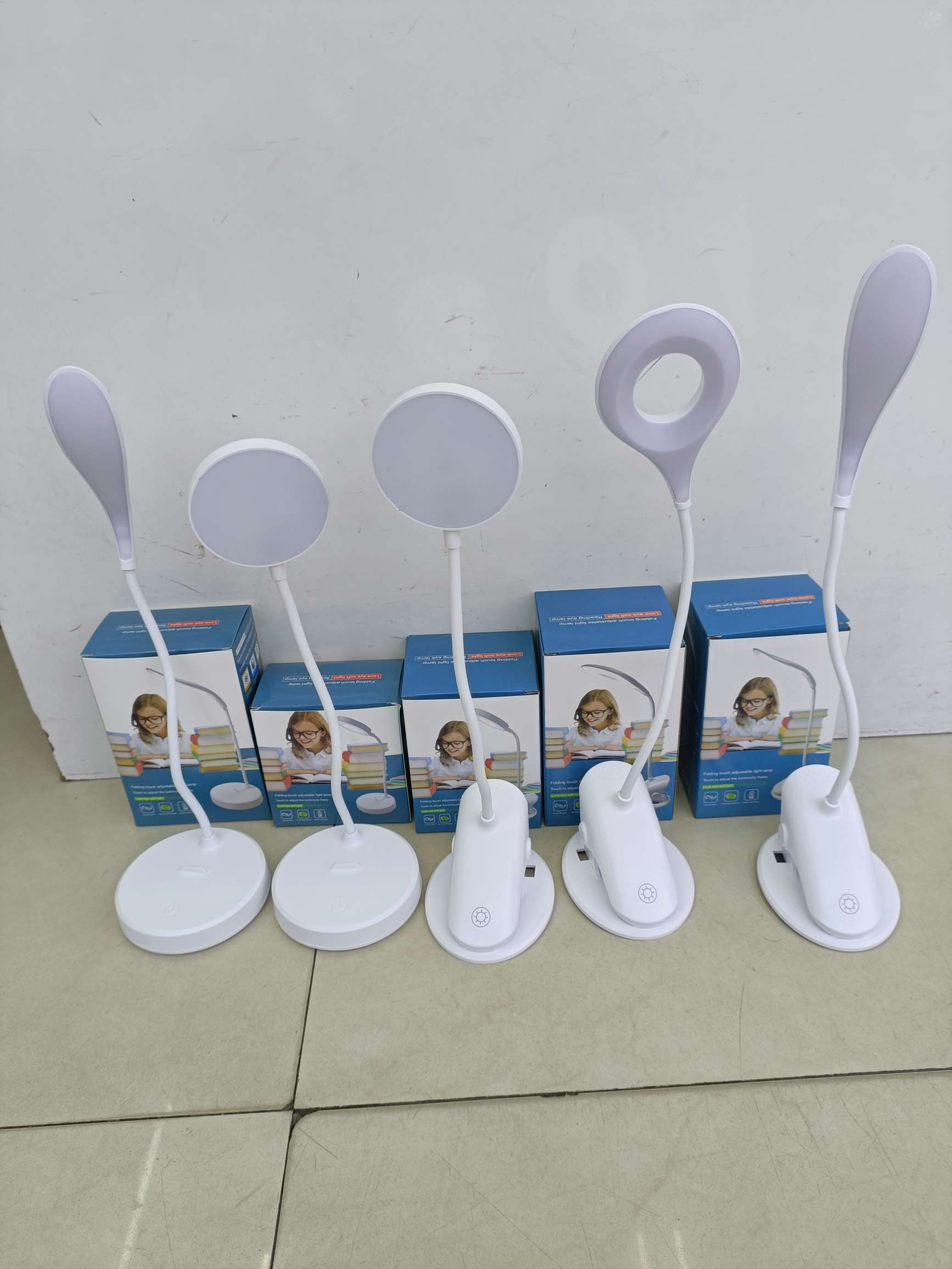 Table lamp Table lamp Round lamp/petal lamp tip lamp/Oval center empty lamp Touch switch three levels to adjust the light