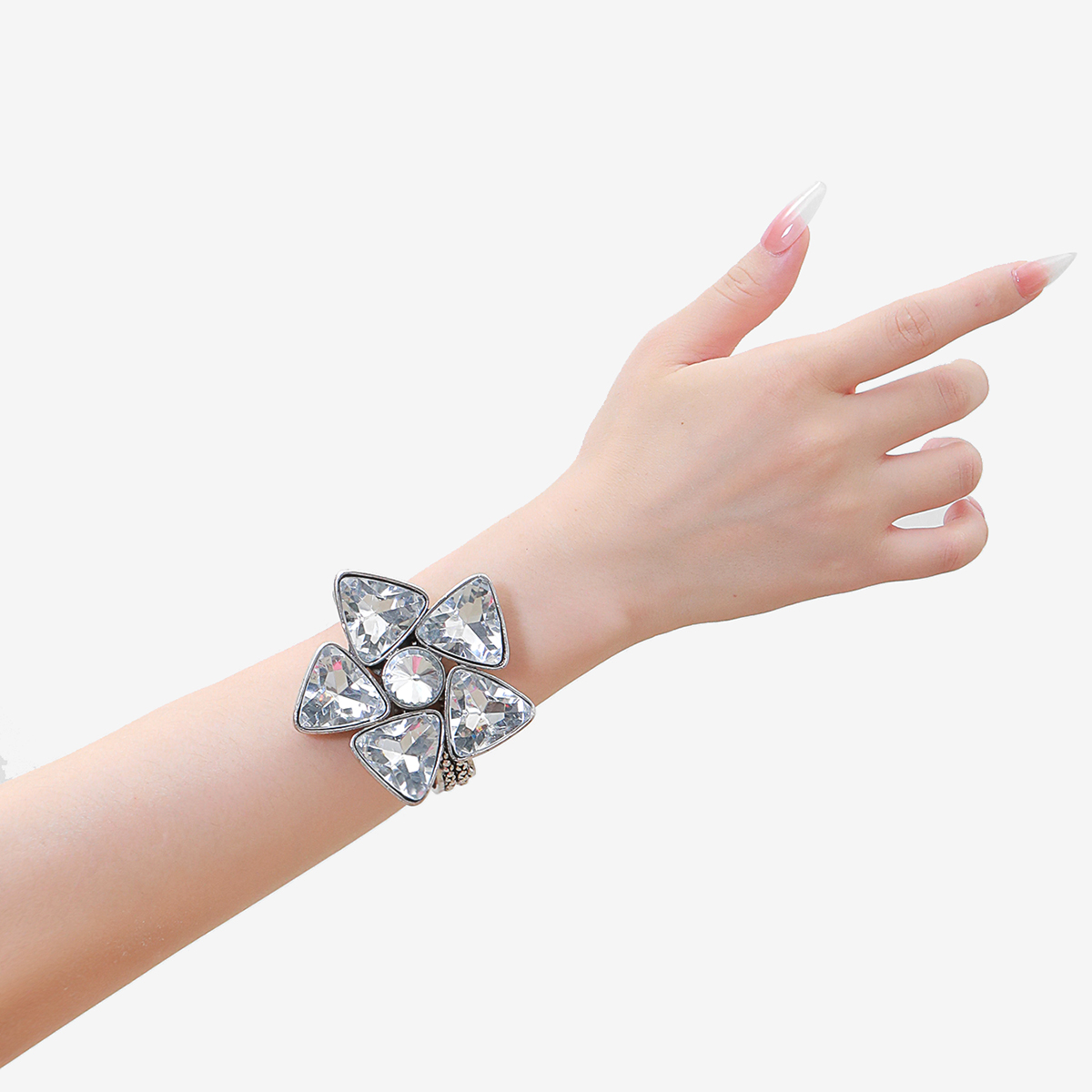 The new European and American fashion high-end inlaid hollowed-out bracelet features a light luxury and niche design, making it a versatile wristband Item Picture