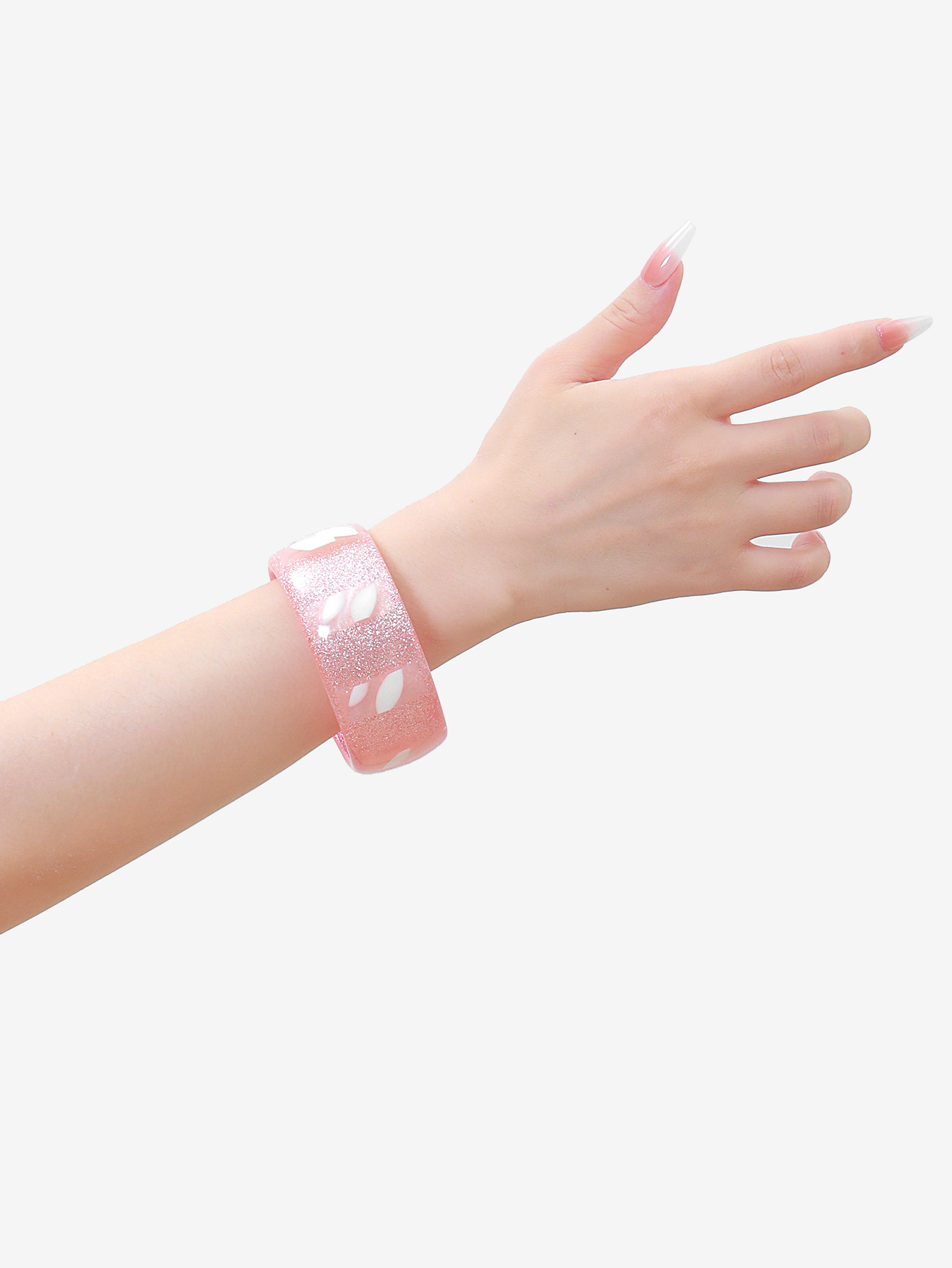 Cross-border European and American fashion resin pink bracelets, wristbands and jewelry for women, high-end jewelry and accessories Application Scenario