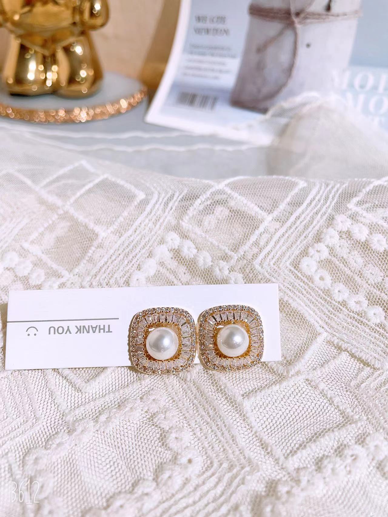 韩版时尚潮流大气锆石精典设计耳钉