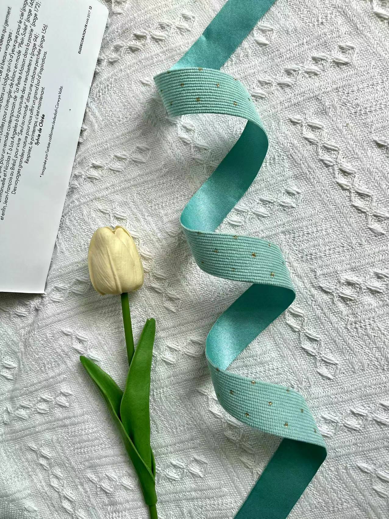 Jianjian Fashion's new gold powder corduroy ribbon creative clothing accessories Application Scenario