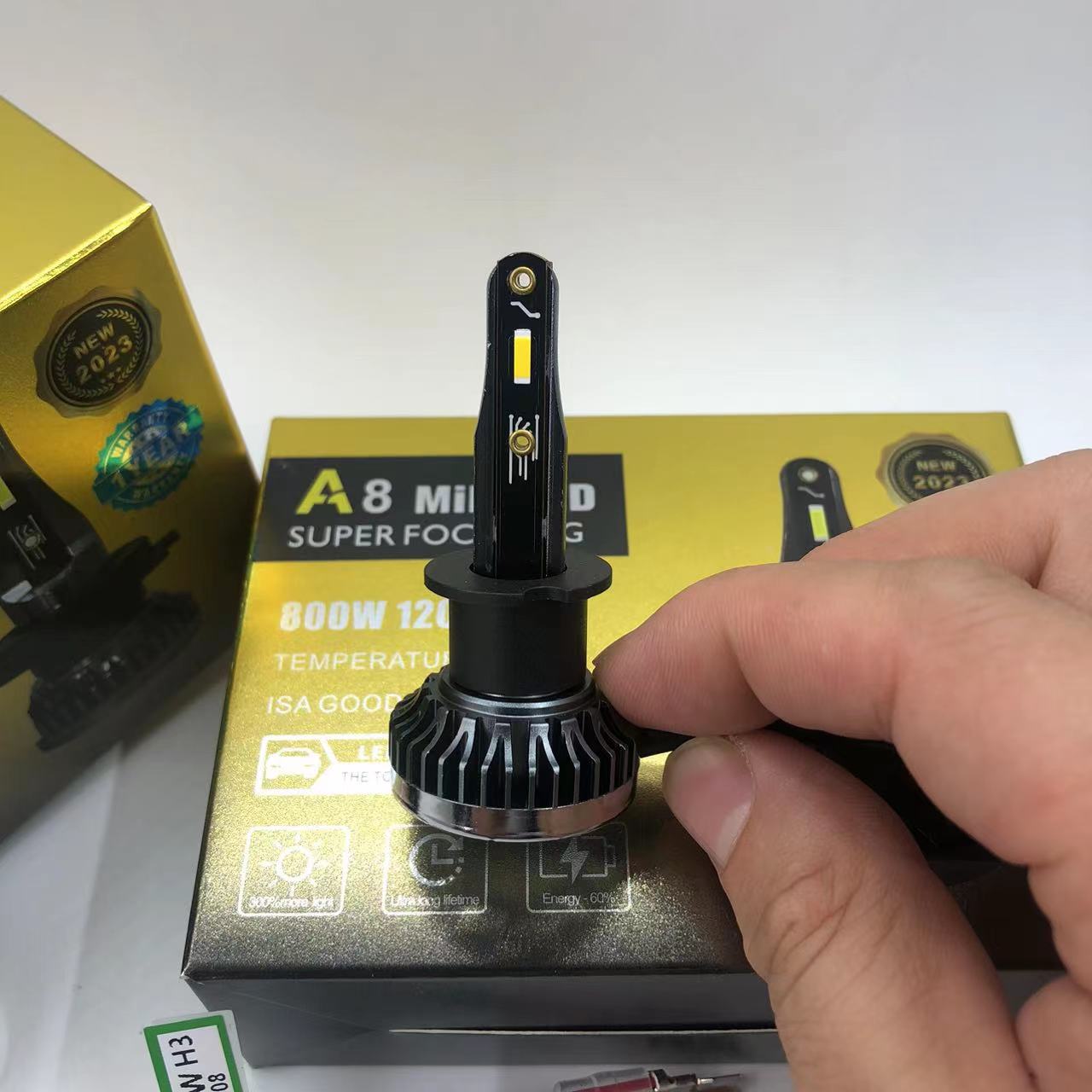 Automotive headlight led spotlight A8 foreign trade version golden light spotlight Item Picture
