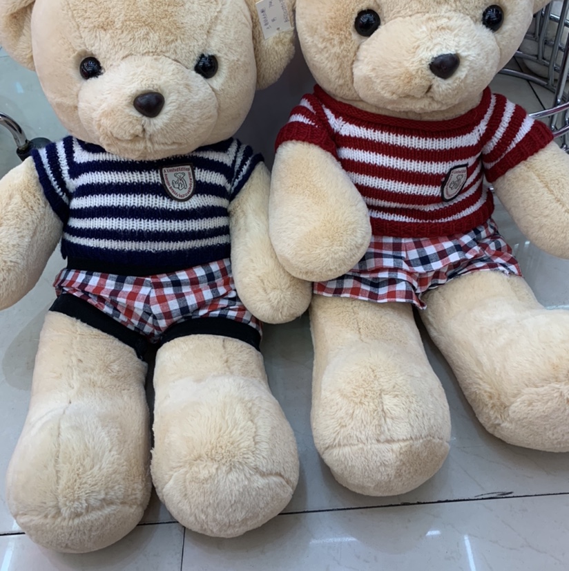 Couple bears show from different angles