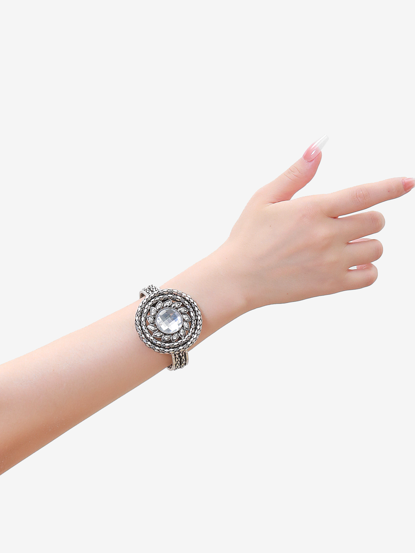 The new European and American fashion high-end full diamond sunflower bracelet features a light luxury and niche design, making it a versatile wristband Application Scenario