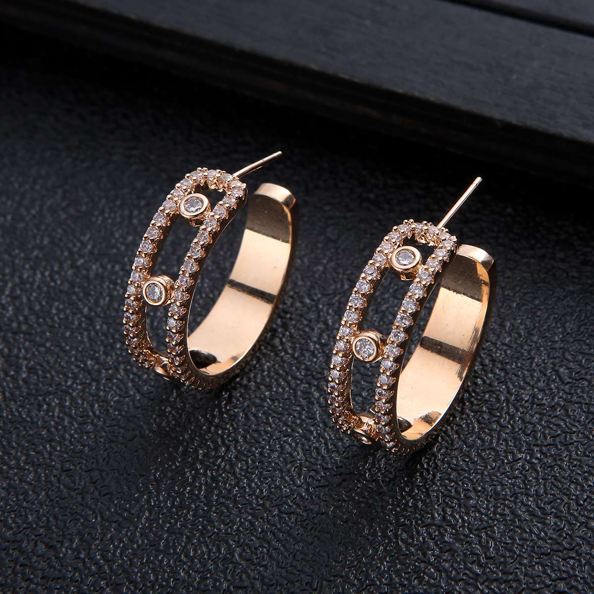 Circle ear buckles, cross-border European style, trendy micro-set large earrings, fashionable and elegant earrings, large circle earrings detail image 4