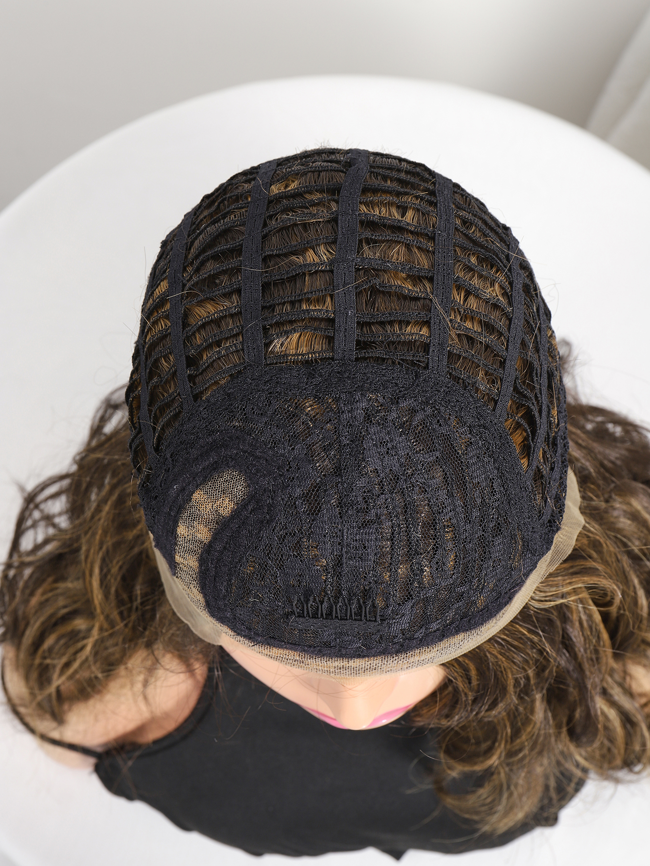 newlook Amazon's best-selling European and American women's wig with gradient color, medium-length curly hair, and synthetic fiber for daily use Item Picture