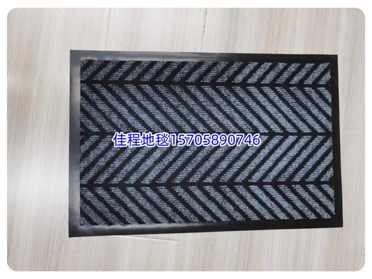 PVC base polypropylene anti-slip mat, foot mat, door mat, water-absorbing anti-slip mat, floor mat, carpet, export mat, polyester floor mat. The size is 38*58/48*78CM. It is packed in regular 3-color woven bags thumbnail