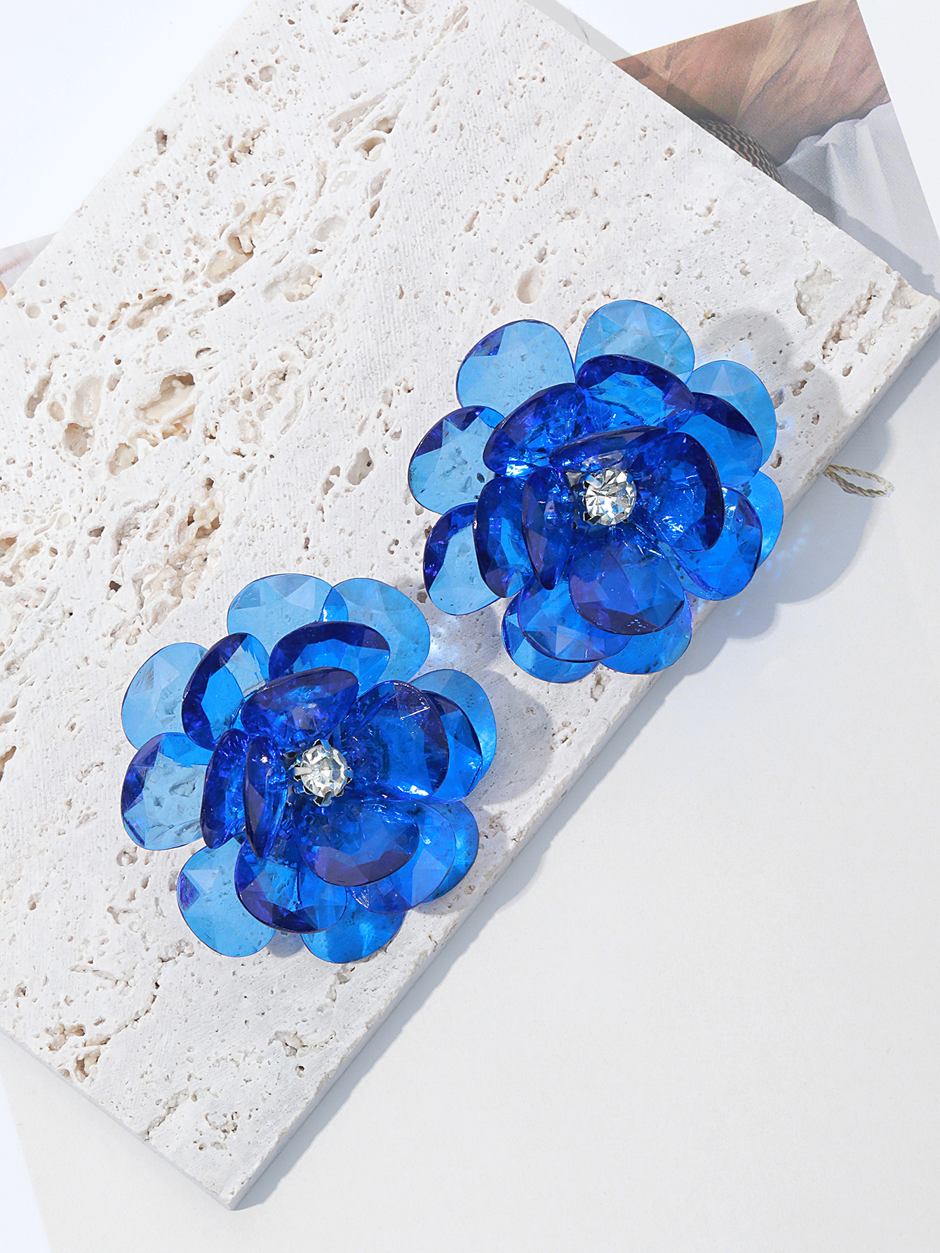 New three-layer dot diamond acrylic camellia three-dimensional palace flower multi-petal flower high-end blue earrings Specification image