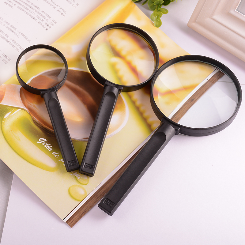 Yiwu Jinghui Factory directly sells Qilite flat-handled large, medium and small-sized handheld magnifying glasses for the elderly with ABS shells and glass lenses Application Scenario