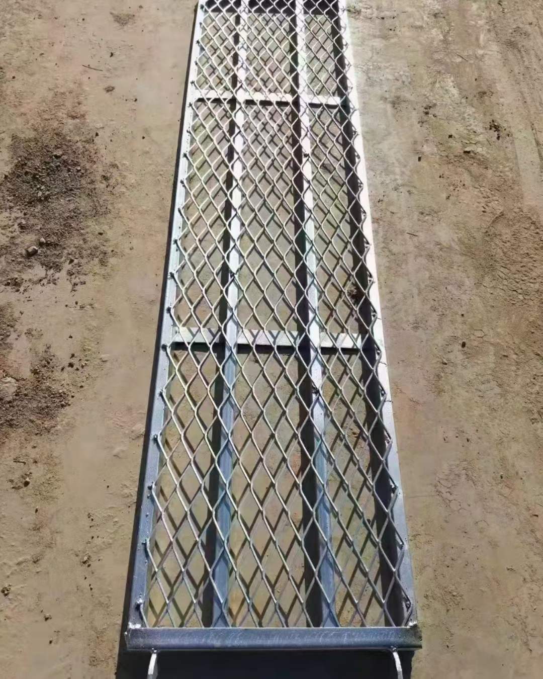Steel springboard construction Steel springboard pedals Galvanized steel springboard perforated steel springboard scaffolding