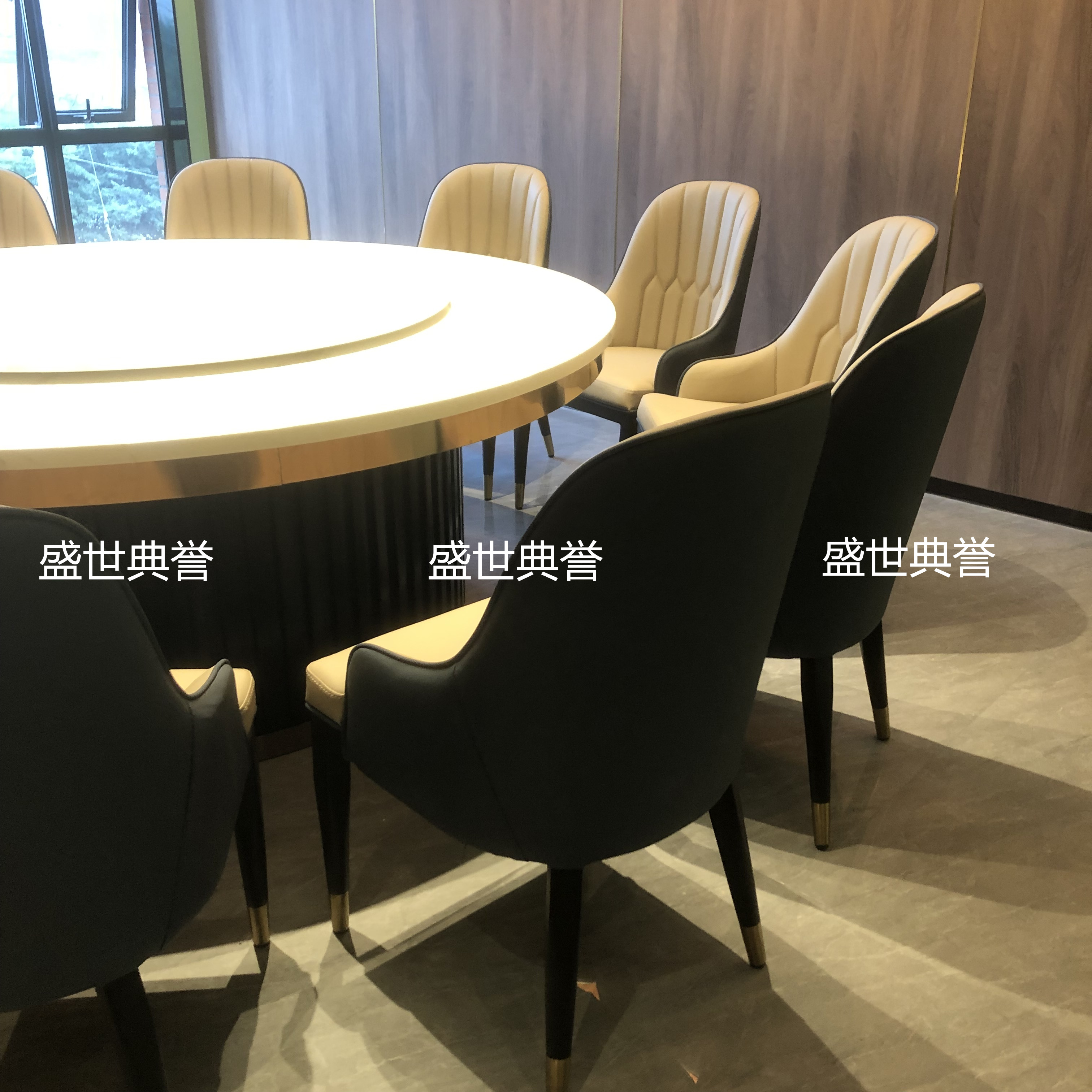 轻奢椅产品图