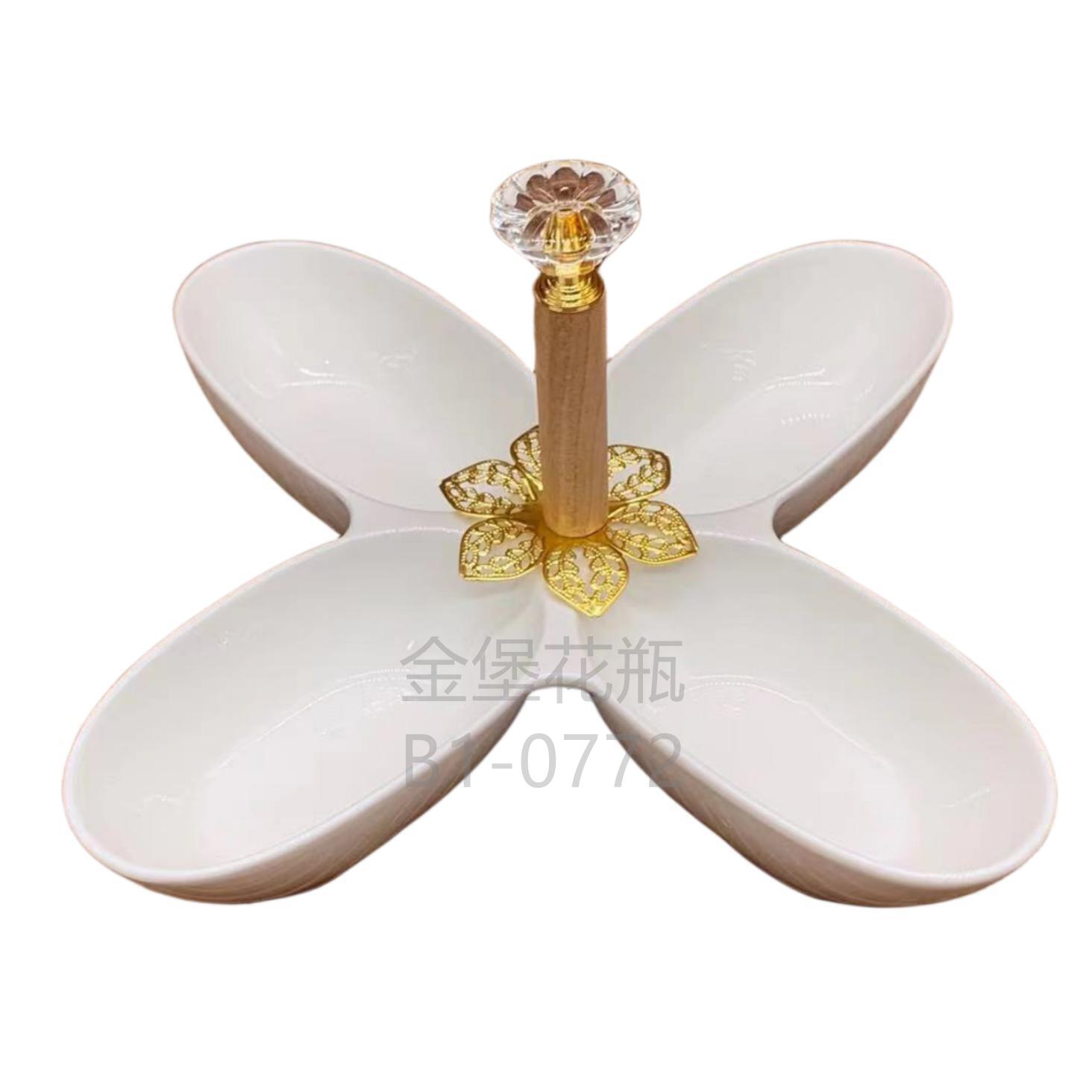 Multi-grid pure white ceramic fruit plate design sense, four-grid pure white fruit plate, hand-held restaurant food, four-grid platter, golden castle vase Specification image