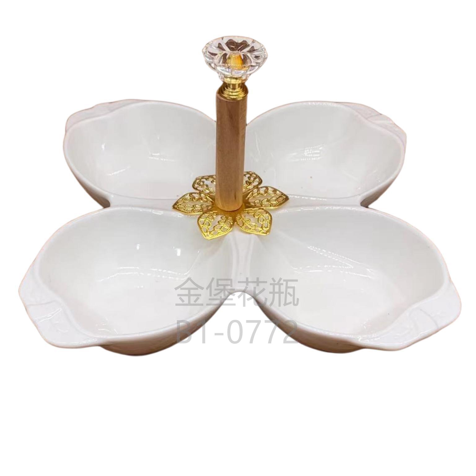 Multi-grid pure white ceramic fruit plate design sense, four-grid pure white fruit plate, hand-held restaurant food, four-grid platter, golden castle vase details Picture