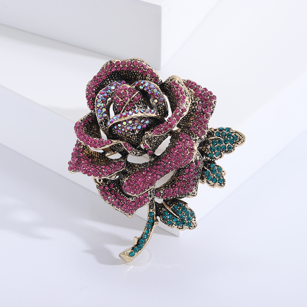 Creative Heavy Industry rose brooch, retro Chinese style water diamond flower pin, suit jacket, personalized brooch accessory, European and American retro high-end rose brooch for women, new heavy industry full diamond brooch accessory details Picture