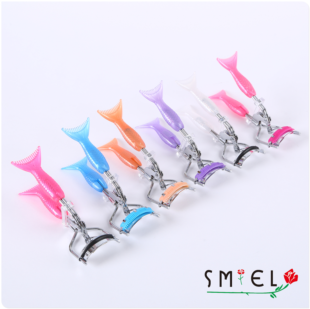 Wholesale of segmented eyelash curler and curling device, stainless steel portable wide-angle long-lasting curling wonder, 90-degree eyelash curling Application Scenario