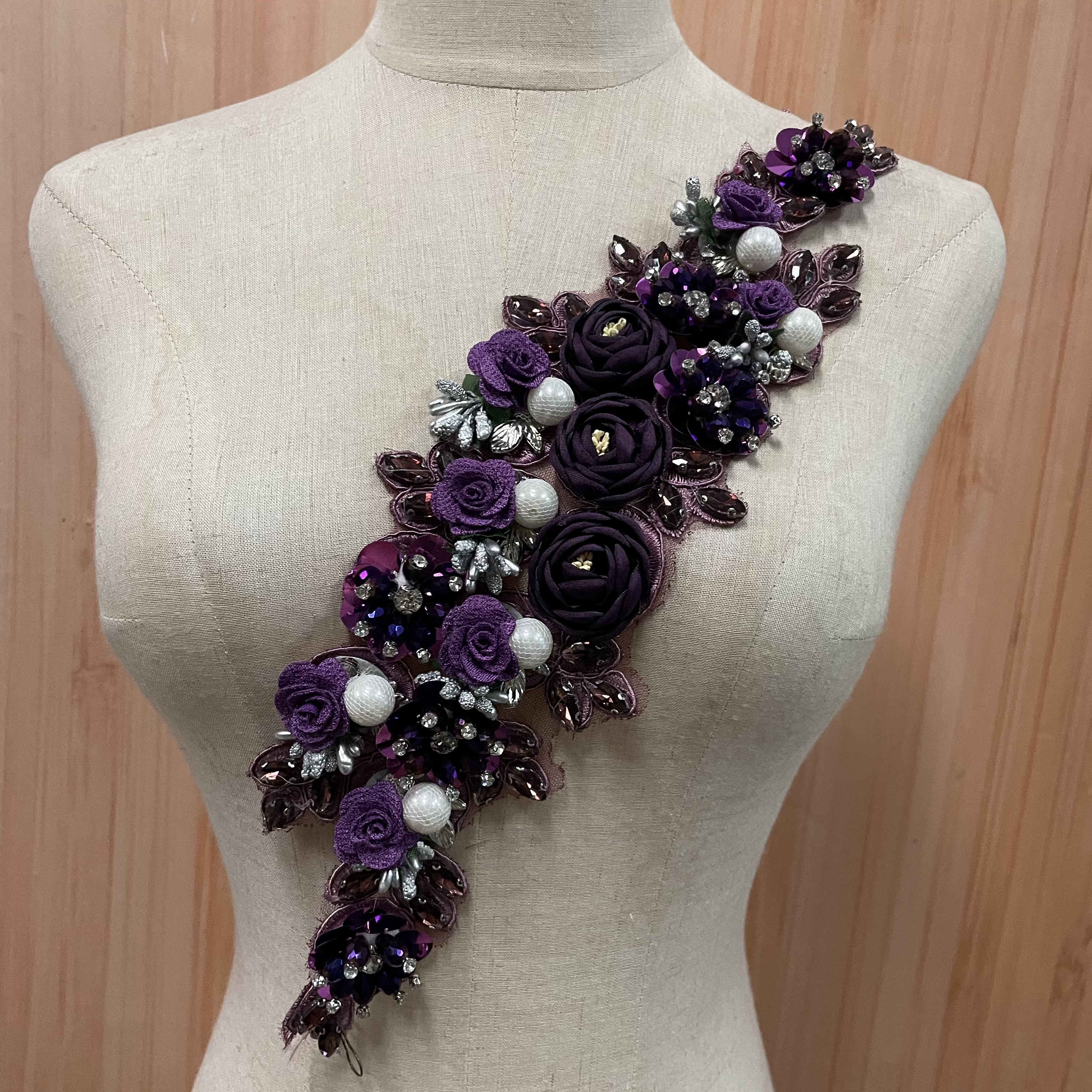 Corsage accessories, dance costume accessories, ethnic style clothing accessories and accessories Specification image
