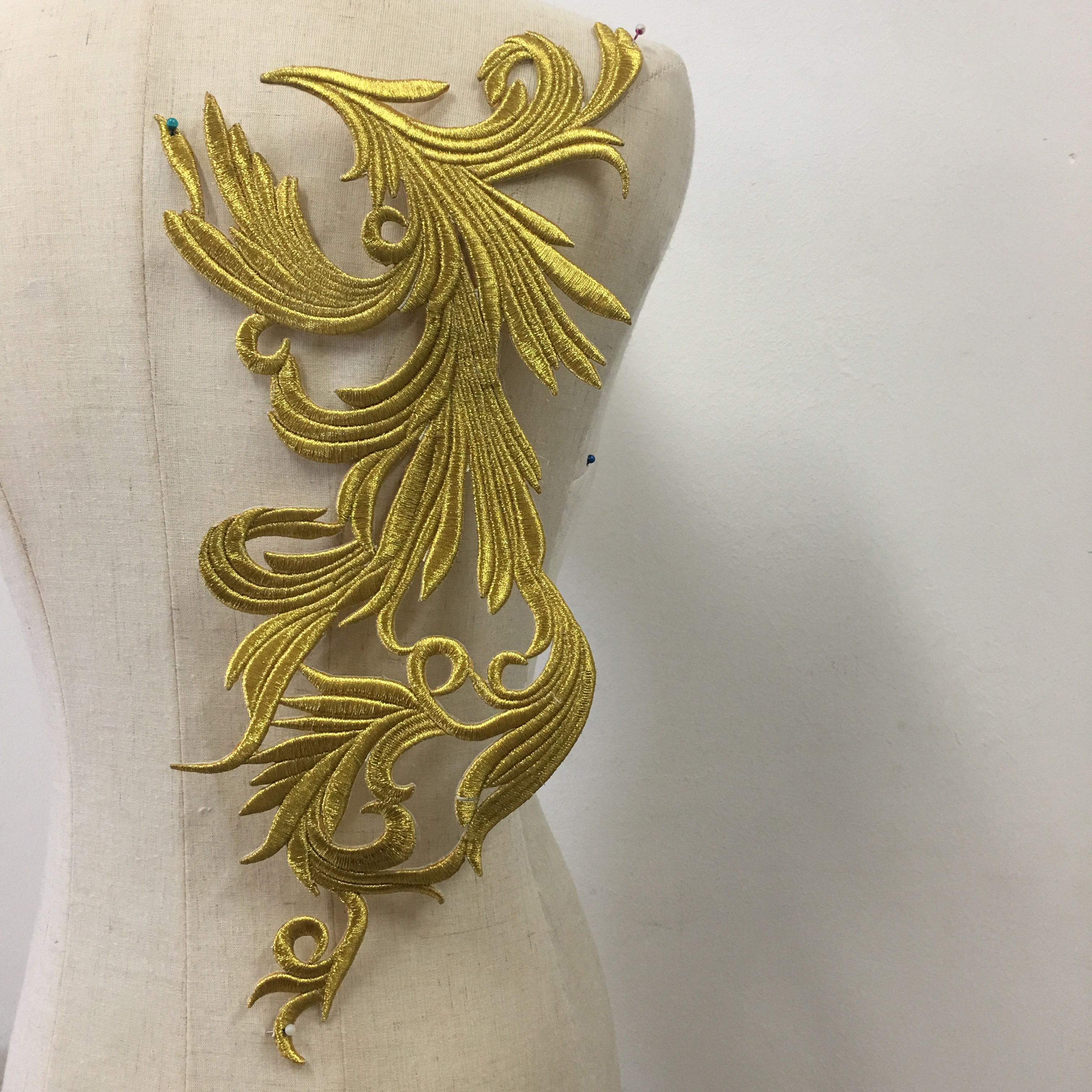 Gold thread fabric stickers for clothing, wedding dresses, cheongsams, accessories, skirts, ornaments, accessories, embroidery pieces and decorations details Picture