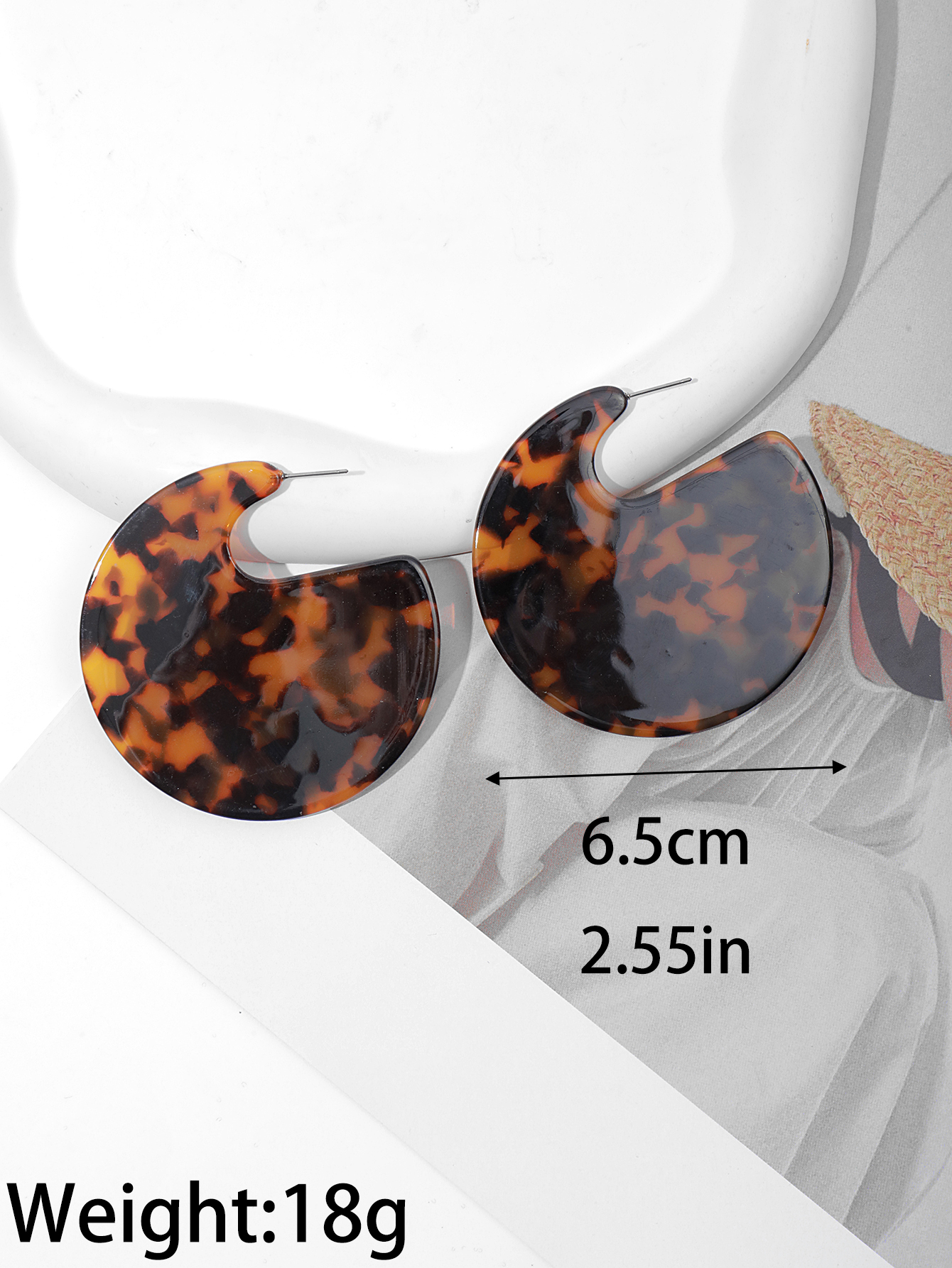 New irregular geometric round resin sheet earrings and acrylic acetate earrings from Europe and America Application Scenario