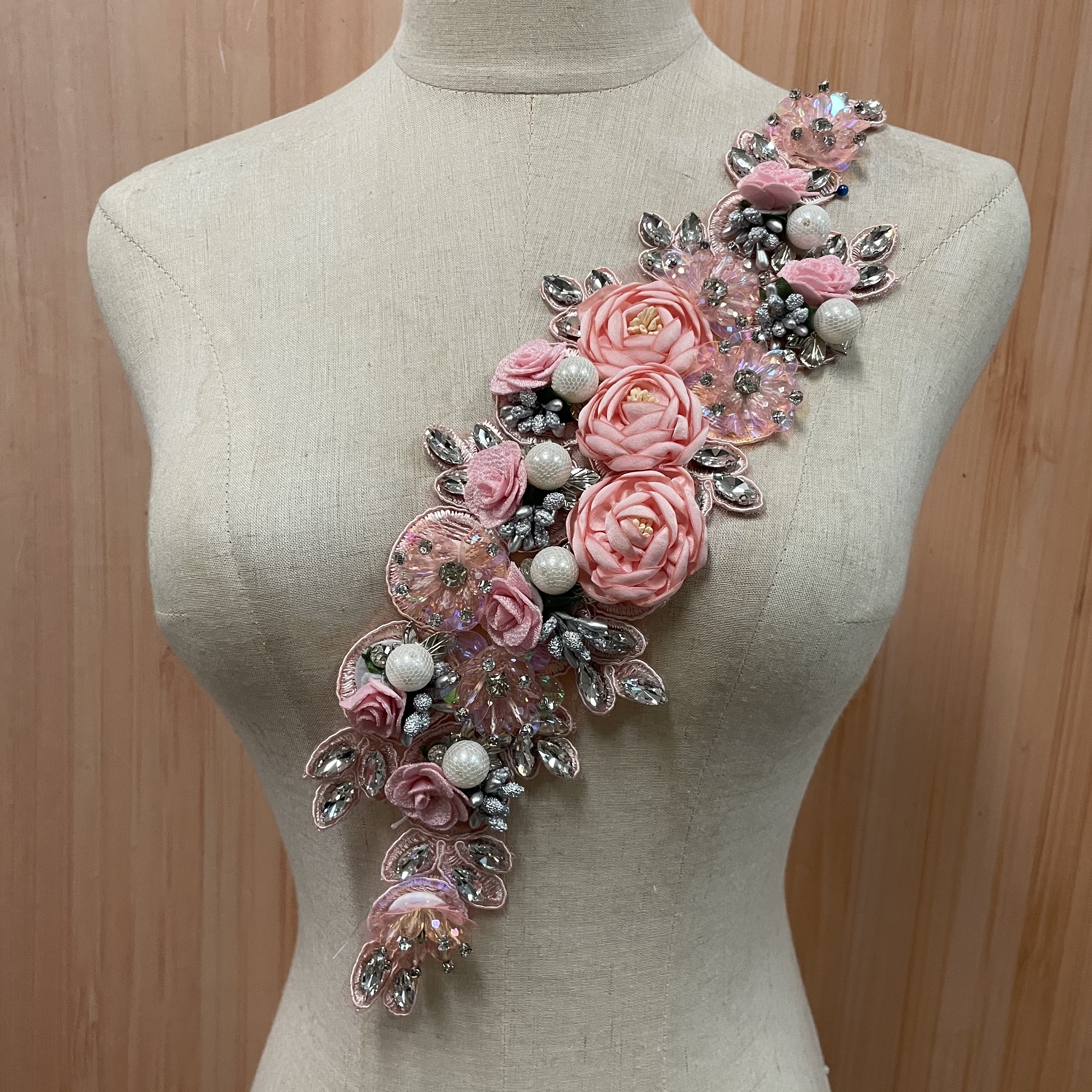 Corsage accessories, dance costume accessories, ethnic style clothing accessories and accessories details Picture