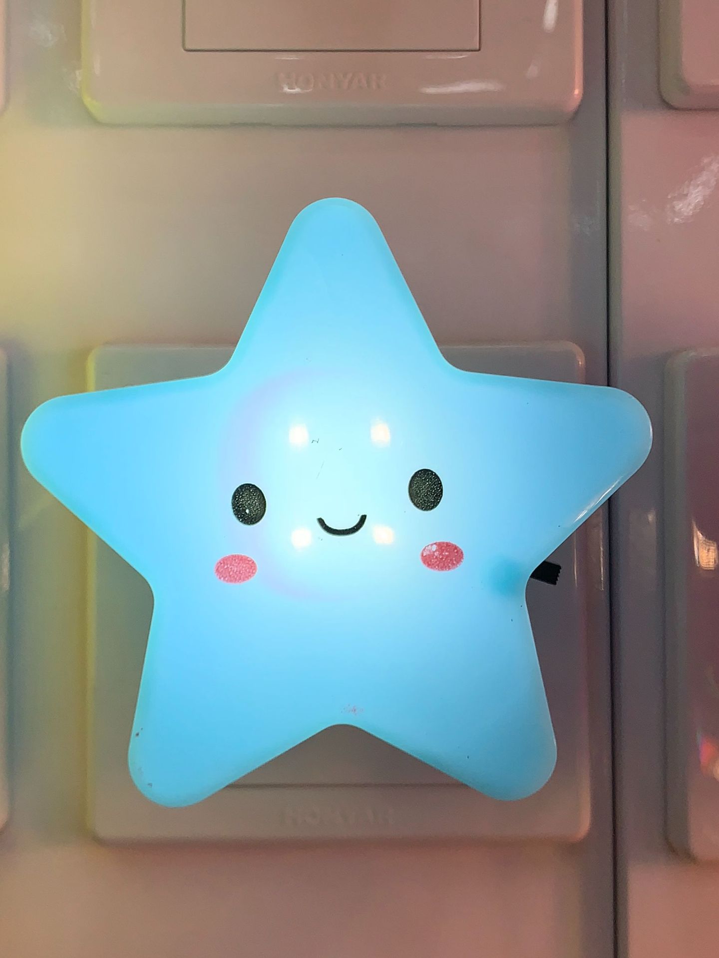 QL-514 Creative Design Switch Model with Smiling face, simple sleep star Night light Specification image