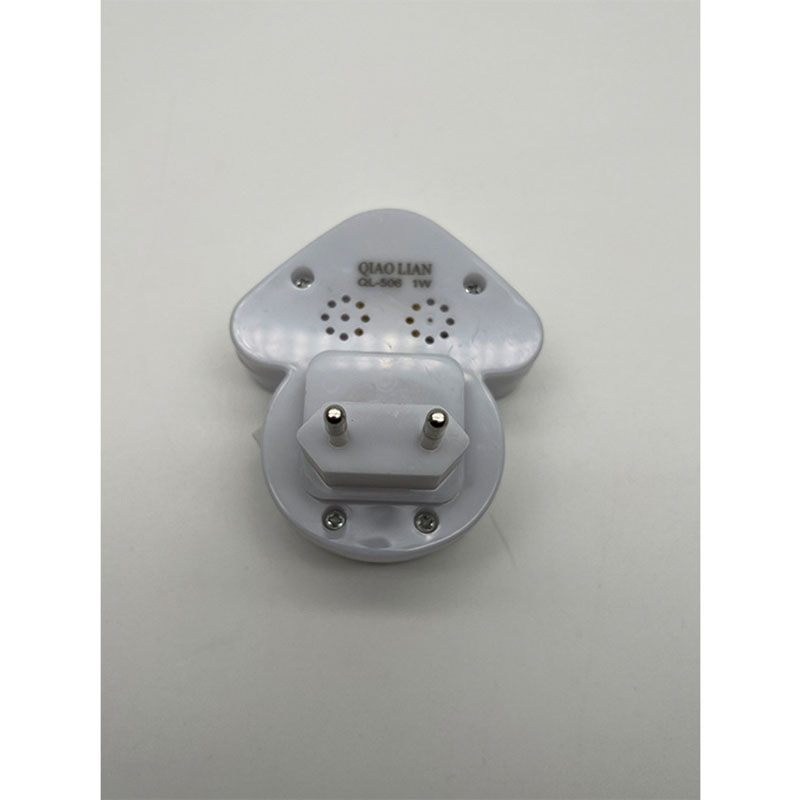 QL-506 Creative Design Switch-shaped mushroom LED night light for sleeping corridor bedroom mom with British standard Application Scenario