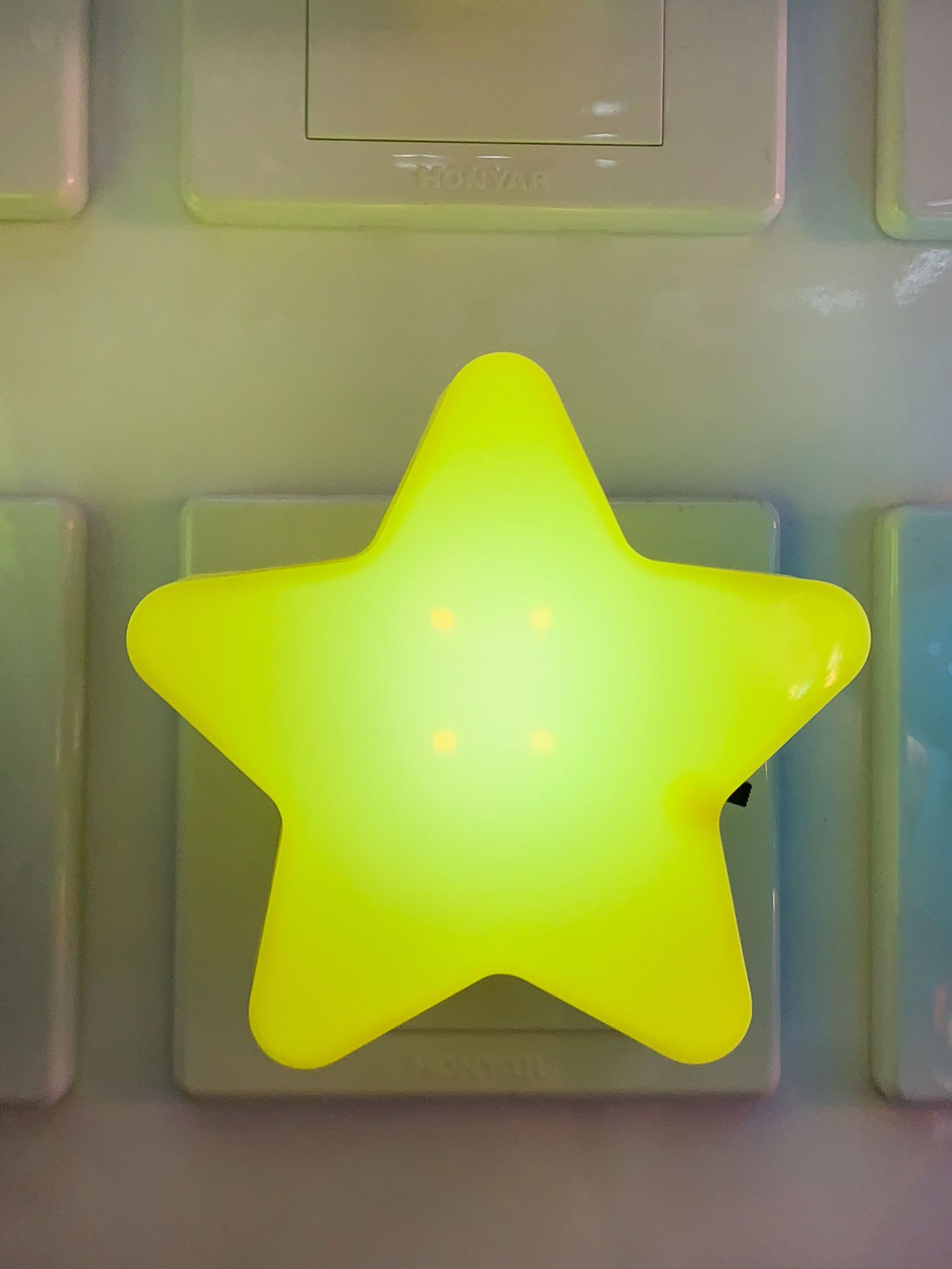 QL-514 Creative Design Switch Model with Smiling face, simple sleep star Night light details Picture