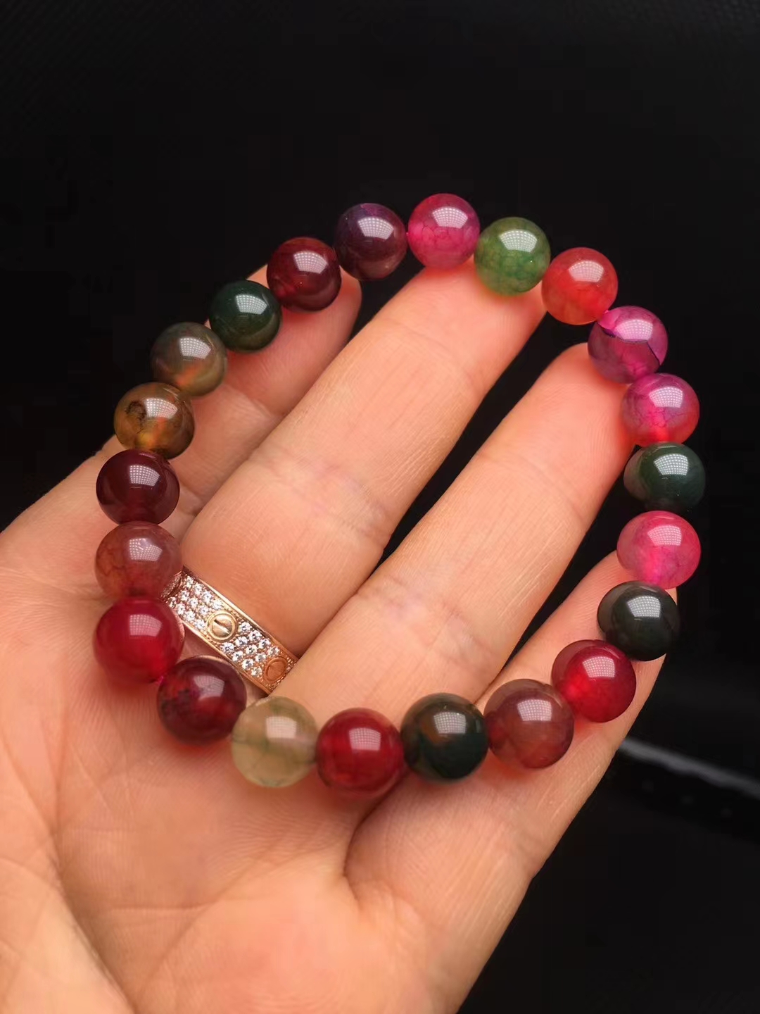New arrivals in the store: A wide range of agate hand beads and various accessories, complete in style. Quality guaranteed by our long-established store details Picture