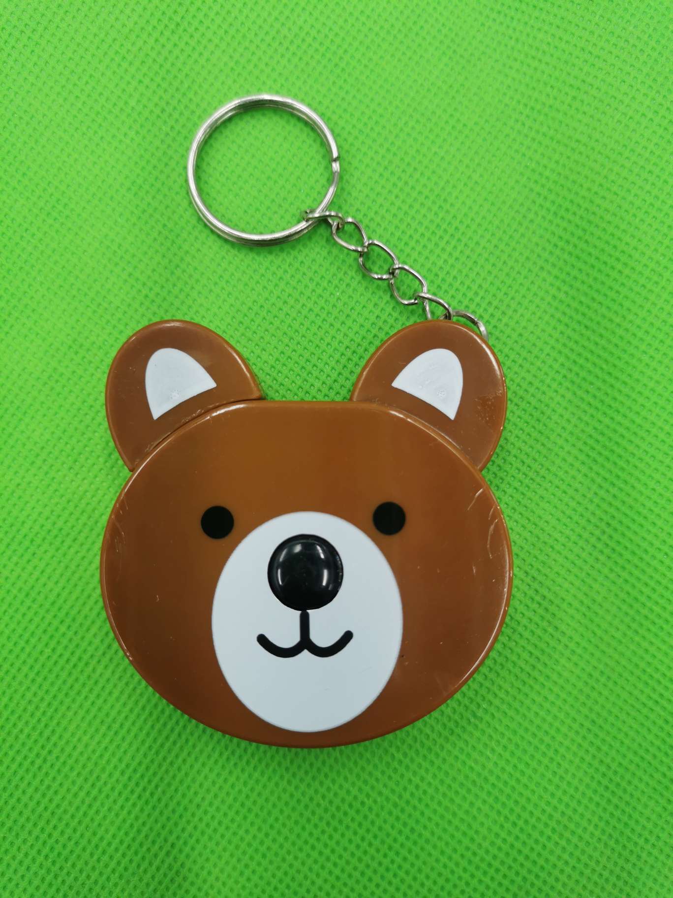 本店供应卡通卷尺熊形状带钥匙链皮卷尺，迷你型量衣三围尺自动伸缩，自动卡位一键回弹小巧精致易于收纳，欢迎客户来定购。