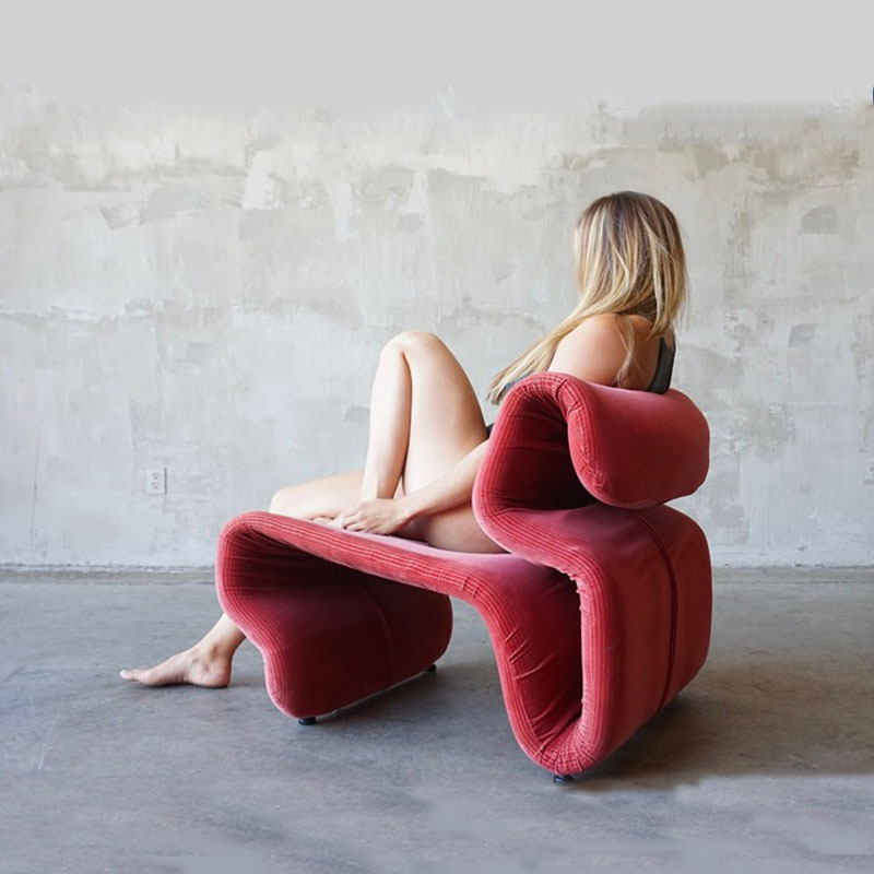 Modern minimalist Nordic creative modern minimalist designer S-shaped chair Home living room single lounge chair balcony can lie lazy chair