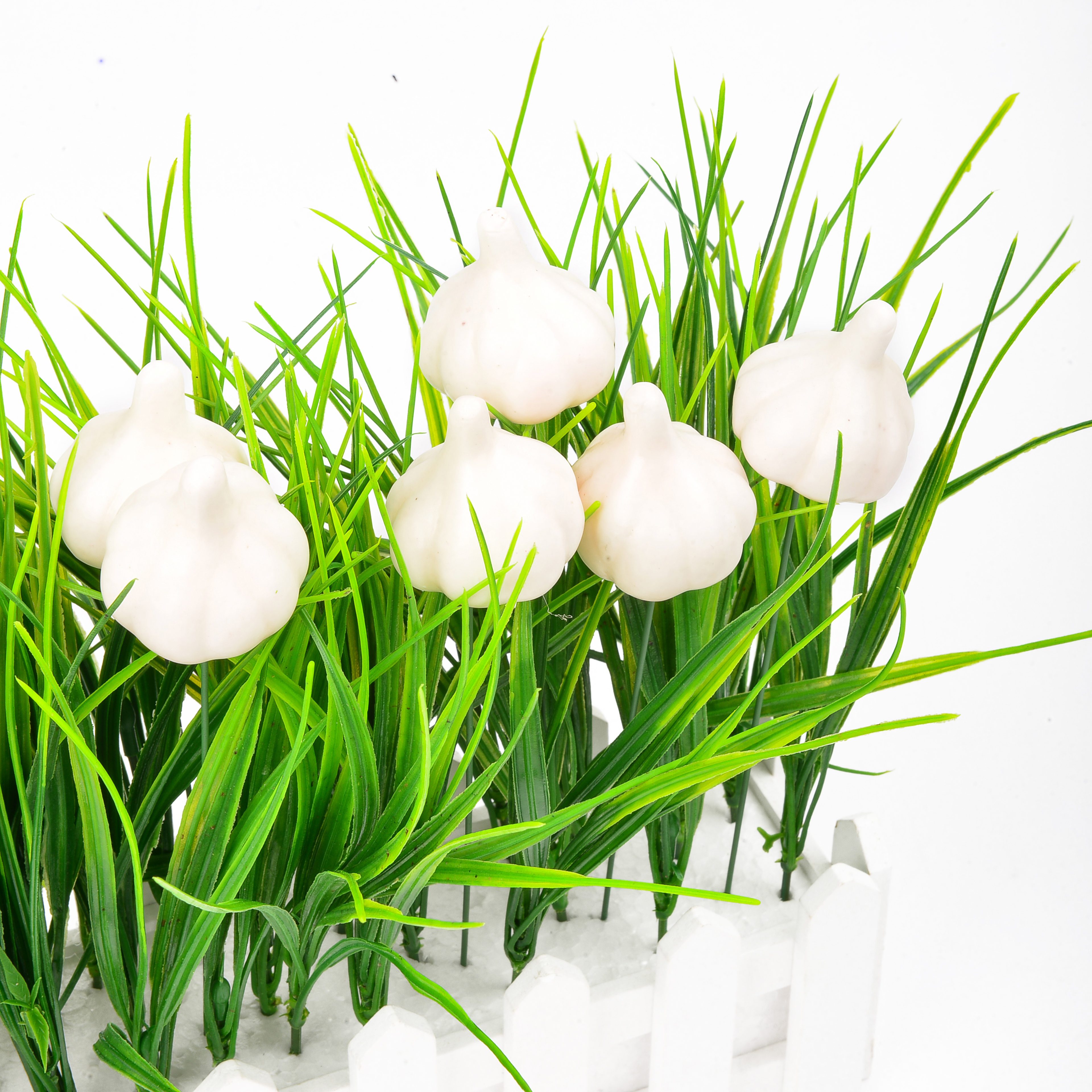 Simulation Garlic Vegetable Decorative Crafts Plastic Garden Plug-In Application Scenario