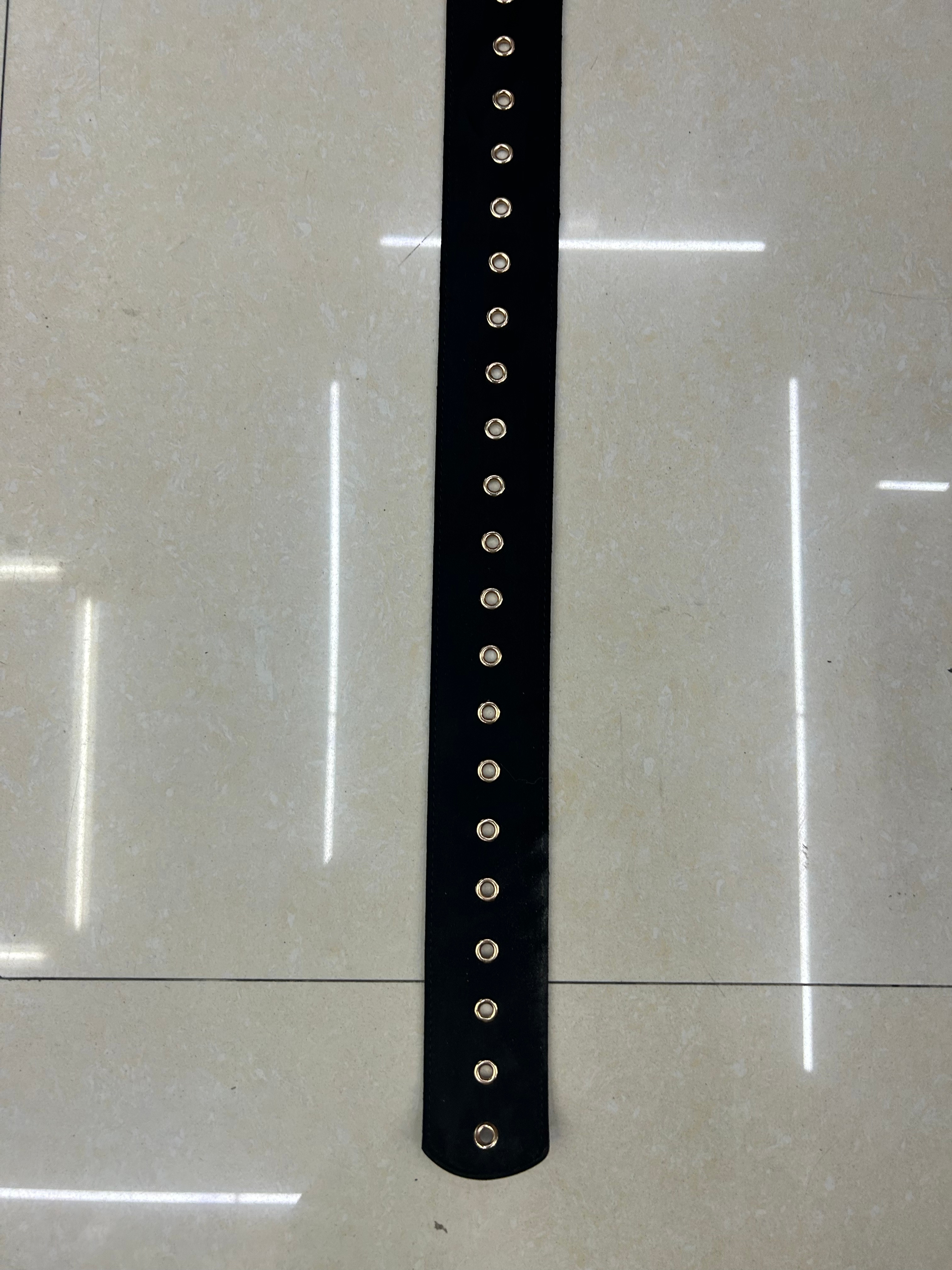 This is a fashionable and versatile woven wide belt for women's outerwear. It is a new style belt for summer dress dresses with a cinched waist Specification image