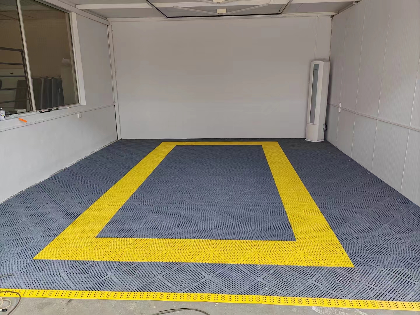 Car wash floor grating drainage water leakage floor mat plastic spliced grid board plastic grid floor mat moisture-proof board ground grid board car wash floor details Picture