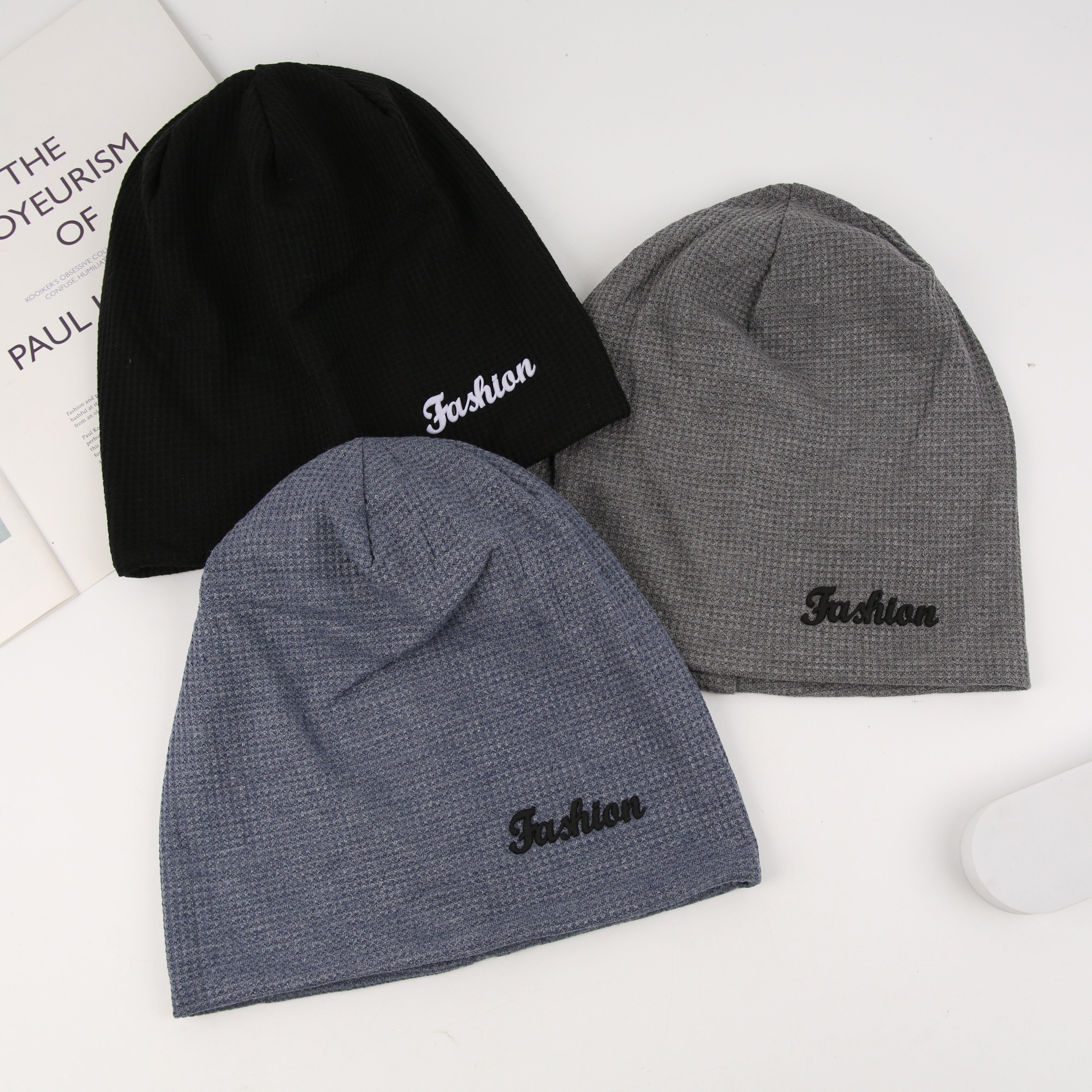 The popular "Moon Hat" in Korean style, the "Dui Dui hat", is a trendy and fashionable all-rounder for spring and autumn. It's a cold hat for women and a knitted headscarf for warmth in winter